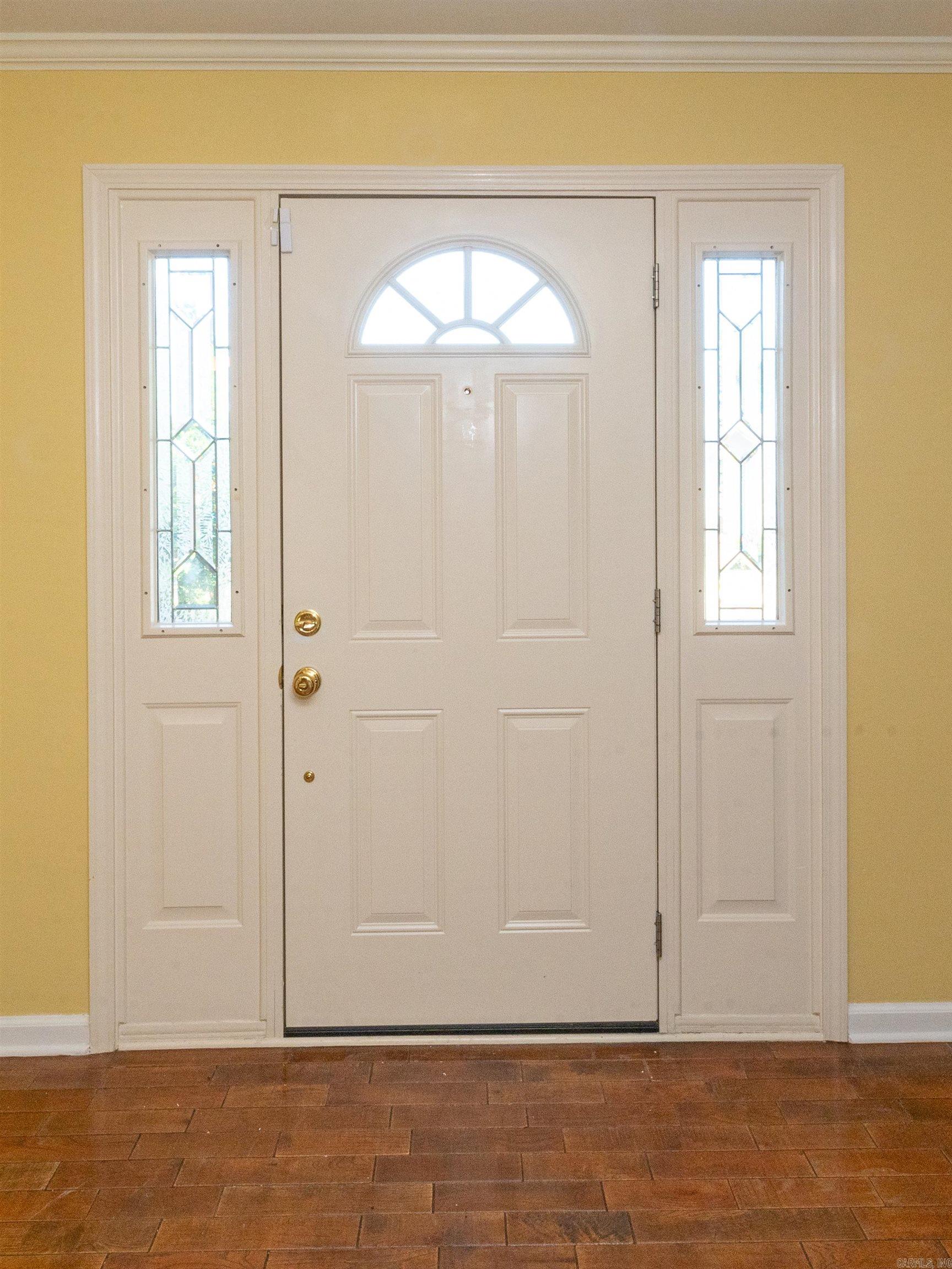 SECLUDED HILLS - Residential