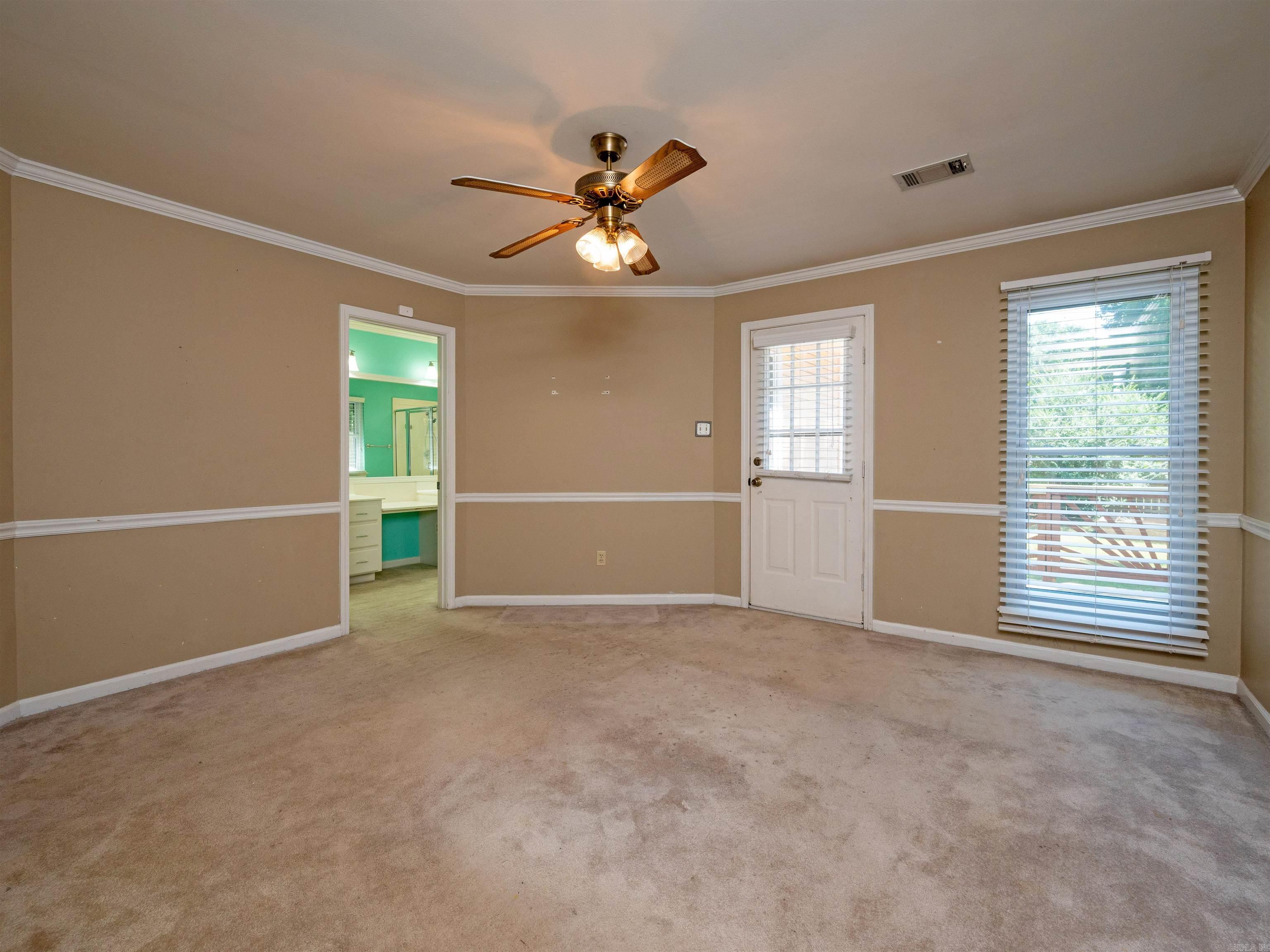 SECLUDED HILLS - Residential