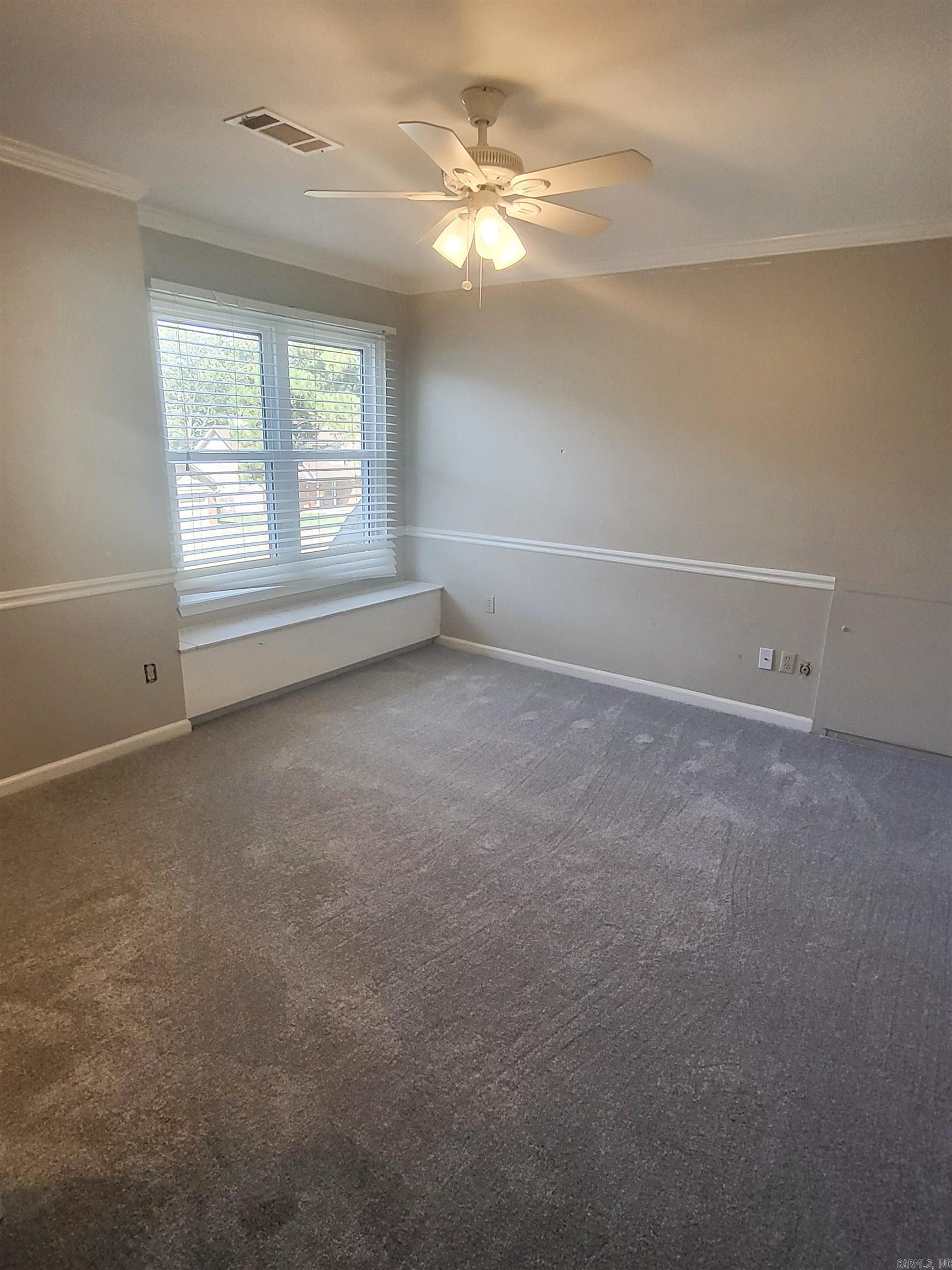 SECLUDED HILLS - Residential