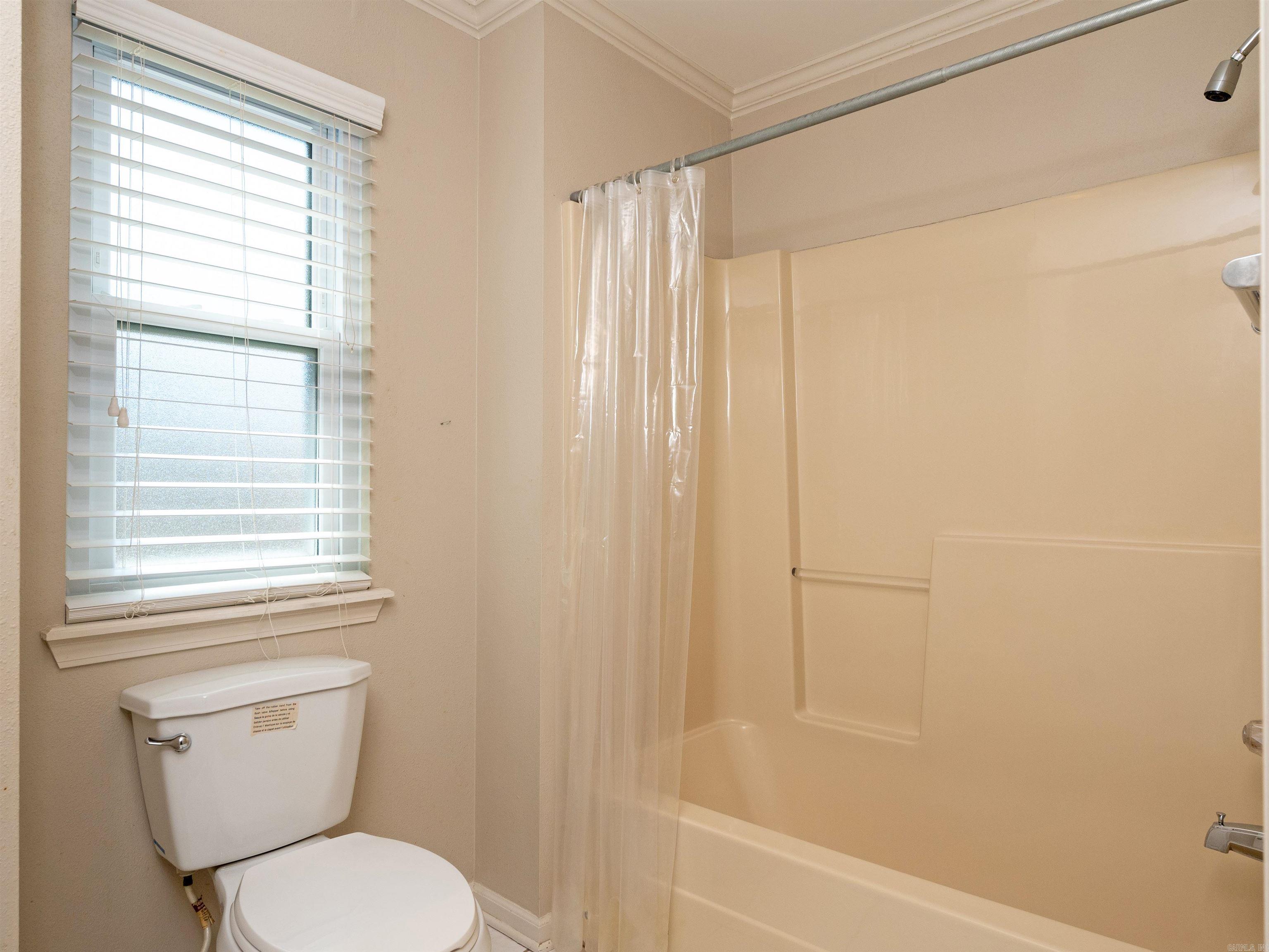 SECLUDED HILLS - Residential