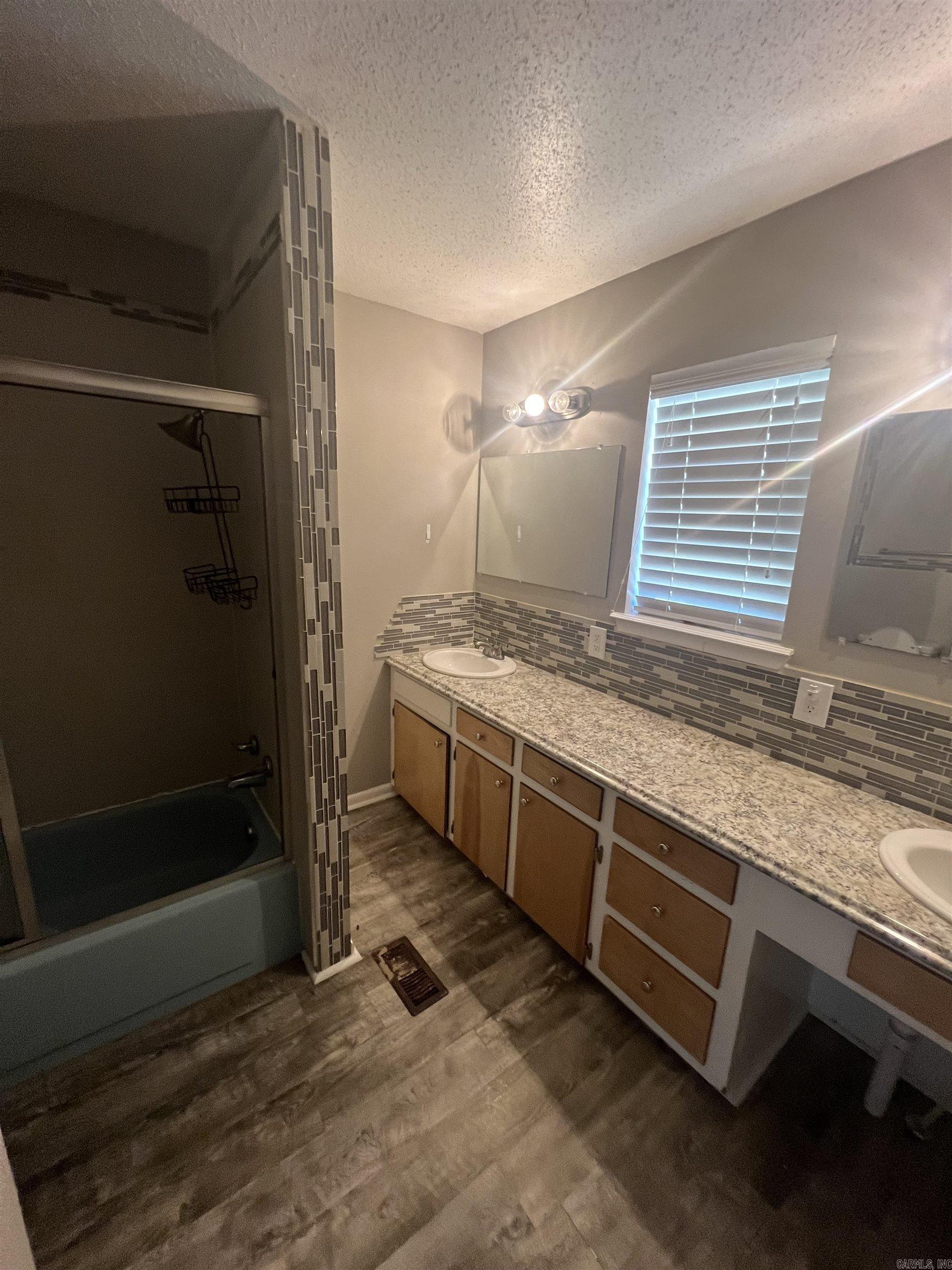 MCNEIL - Residential