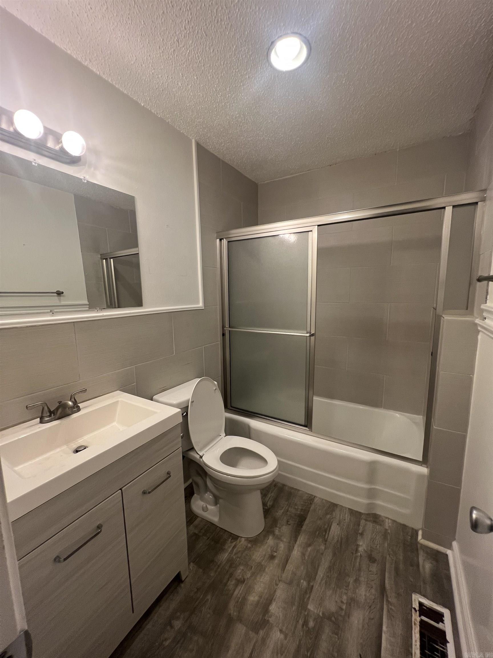 MCNEIL - Residential