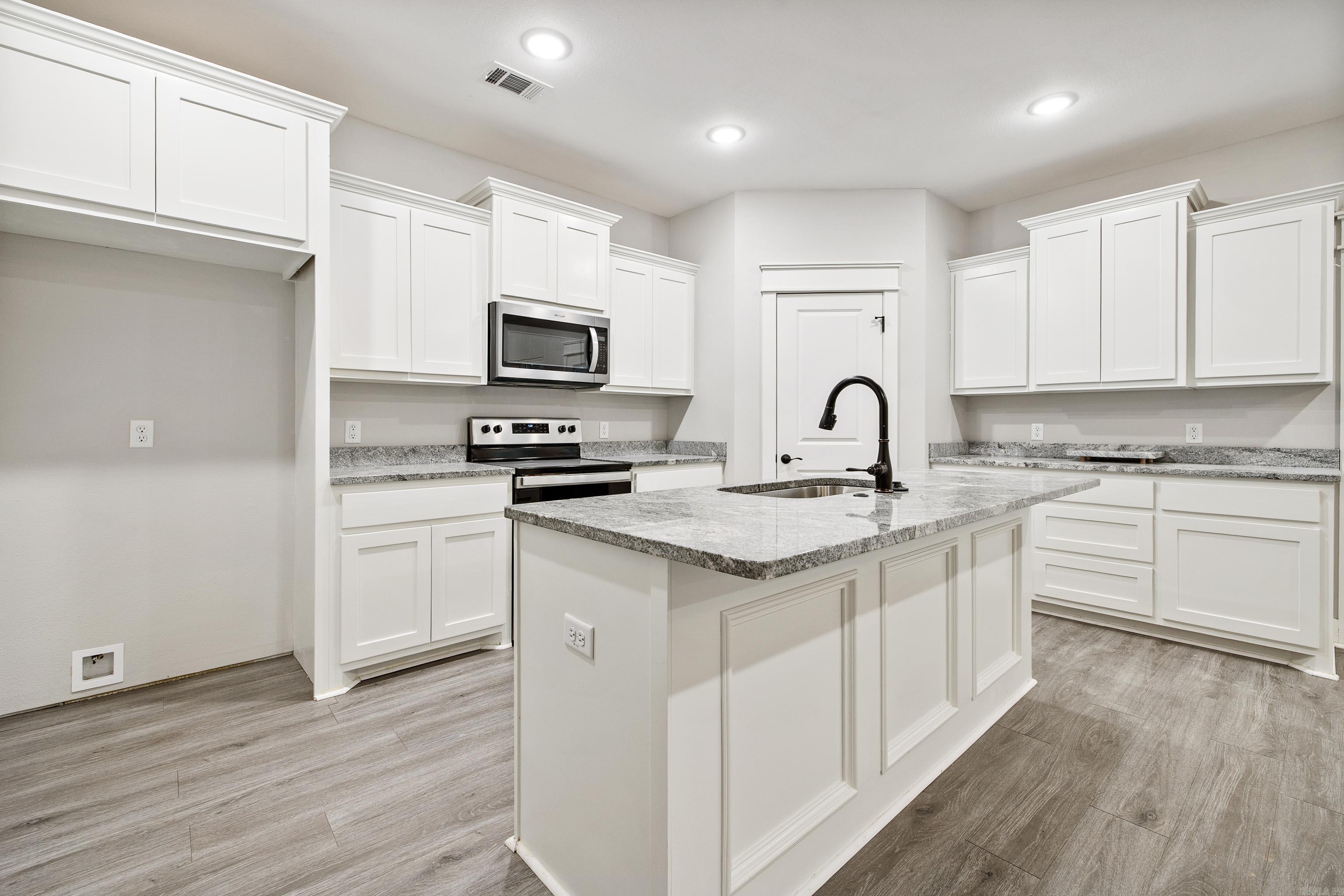 MACK THOMAS - Residential