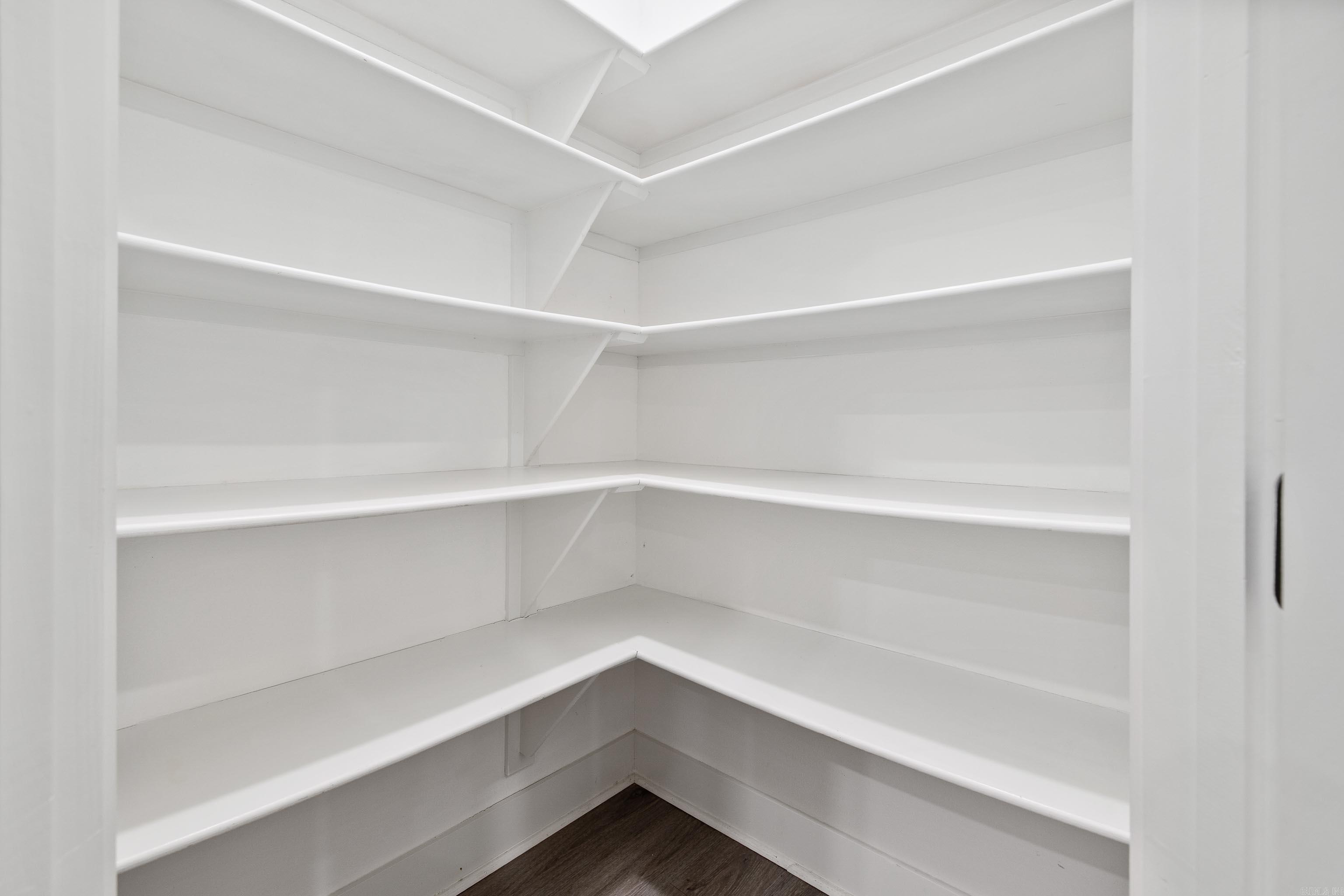 MACK THOMAS - Residential