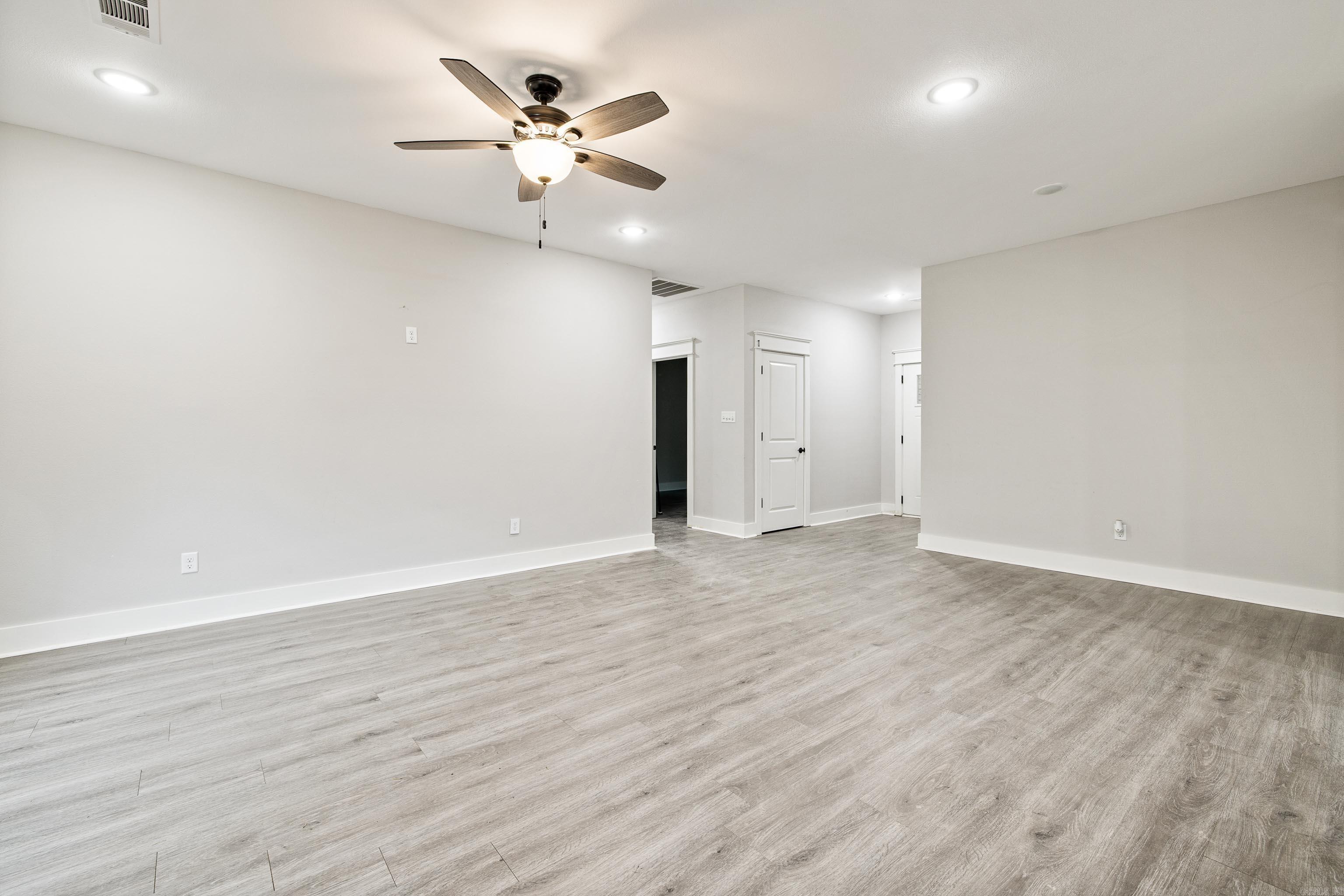 MACK THOMAS - Residential