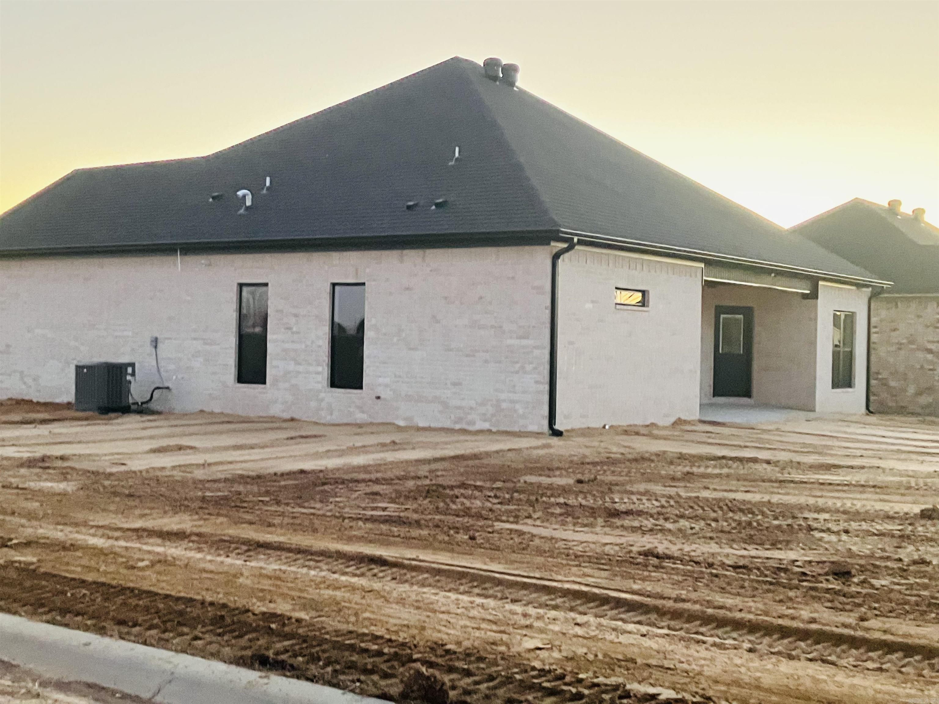 EAST MEADOW - Residential