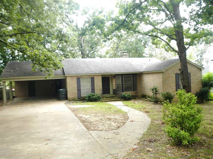 All brick 1 story home. 3 Bedrooms and 2 Bathrooms. Brand new carpet. Large eat in kitchen. Laundry room. Large greatroom with wood burning fireplace. *No guarantee on fireplace. No seller's disclosure.