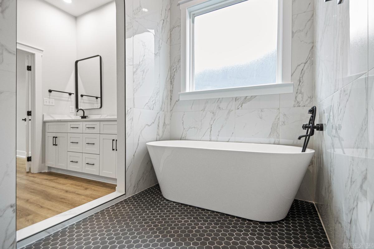 MILLERS GLENN - Residential