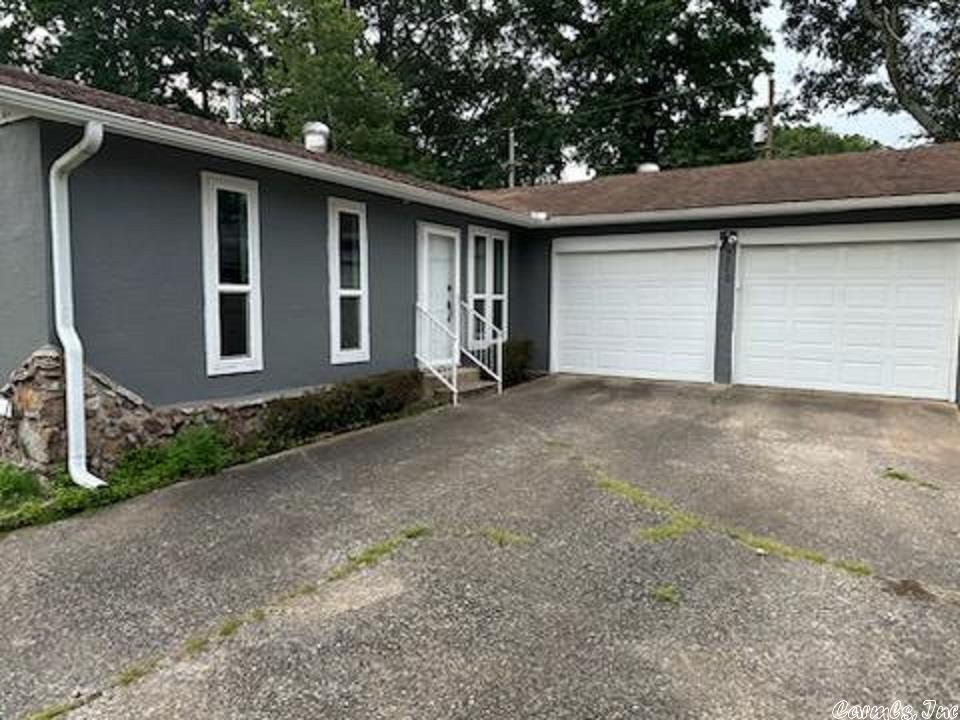 NORTH HILLS MANOR - Residential