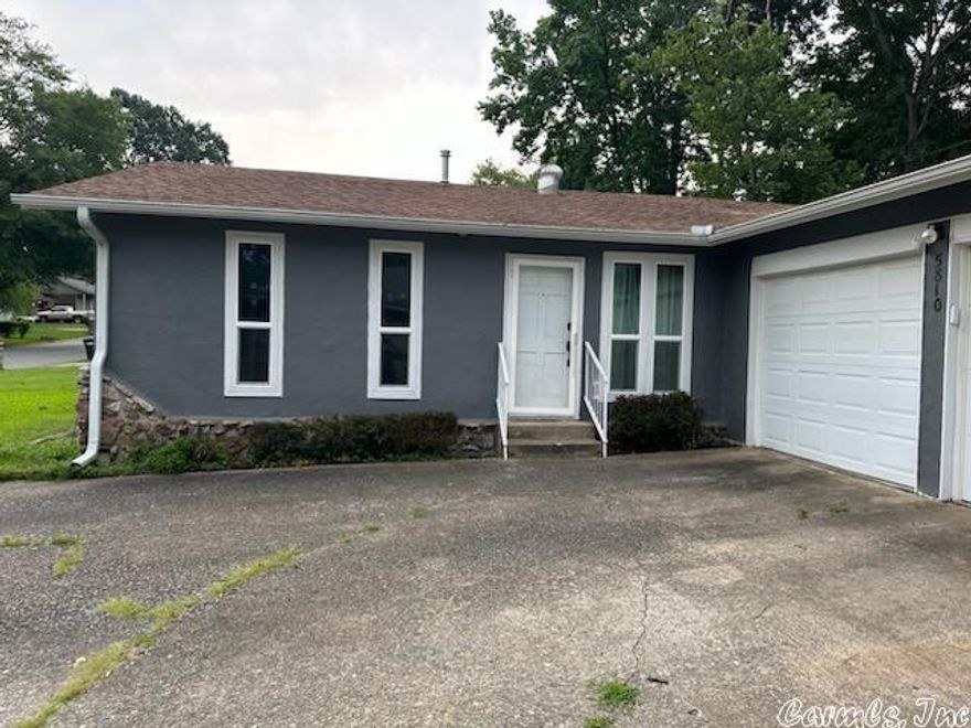 This gorgeous home has newly installed granite countertops, laminate, and newly renovated primary bath. This home is centrally located in the heart of Sherwood. Is is in walking distance of the park, lake, and playground. It has three bedrooms, 2 baths, a deck, FL, FD, and beautiful curb appeal.