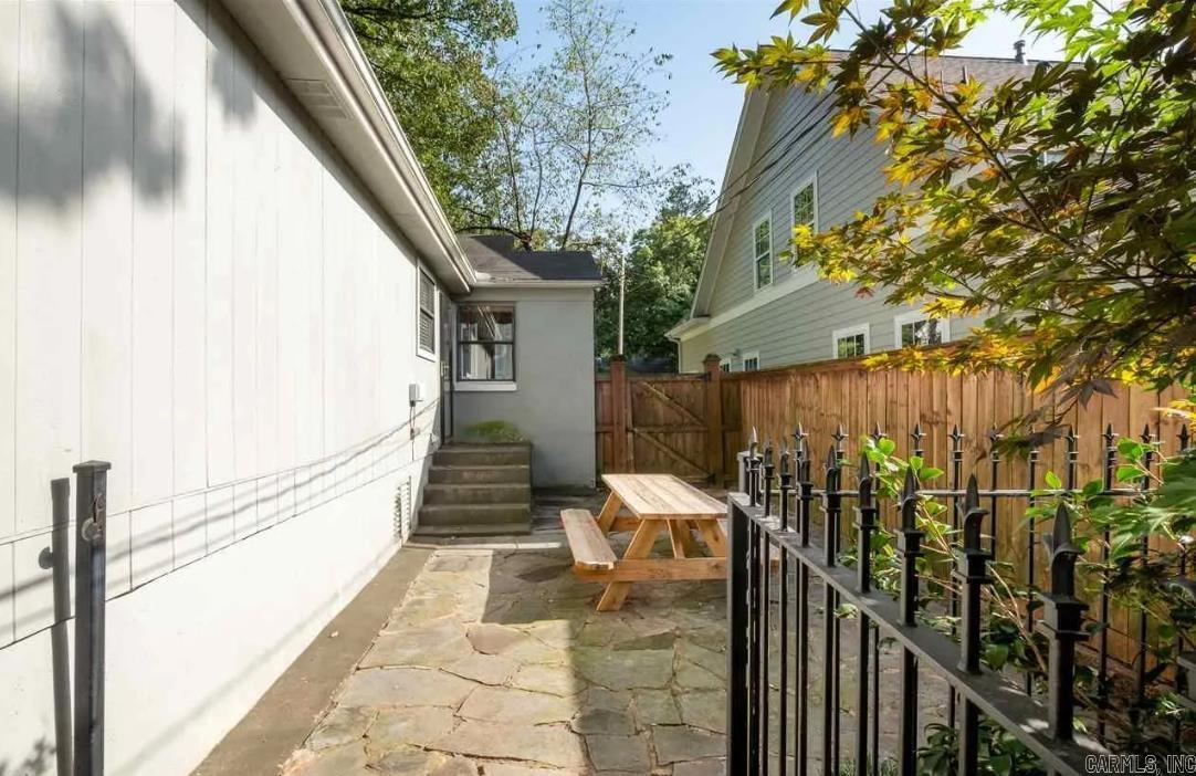 Hollywood - Residential Lease