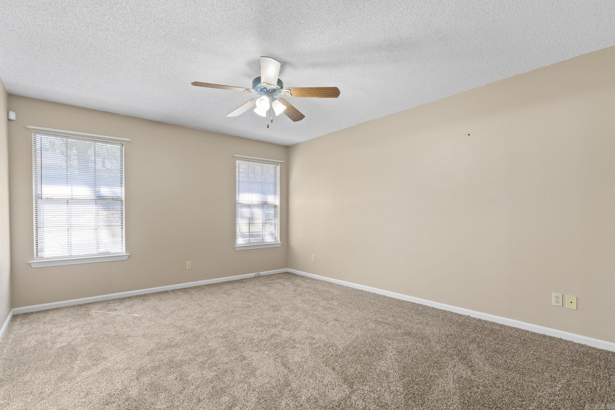 DEEREWOOD - Residential