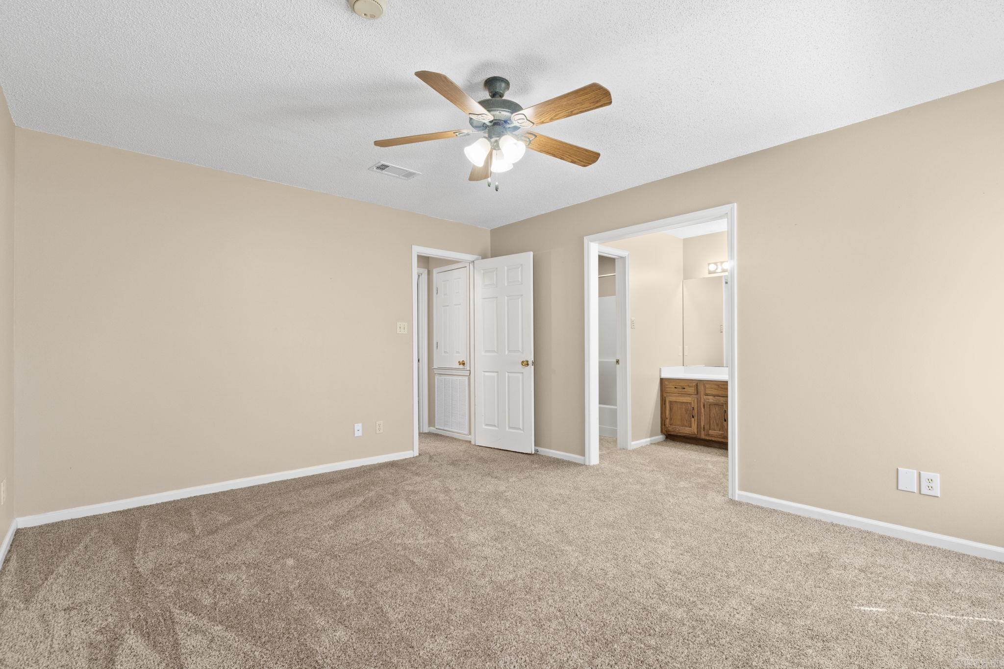 DEEREWOOD - Residential