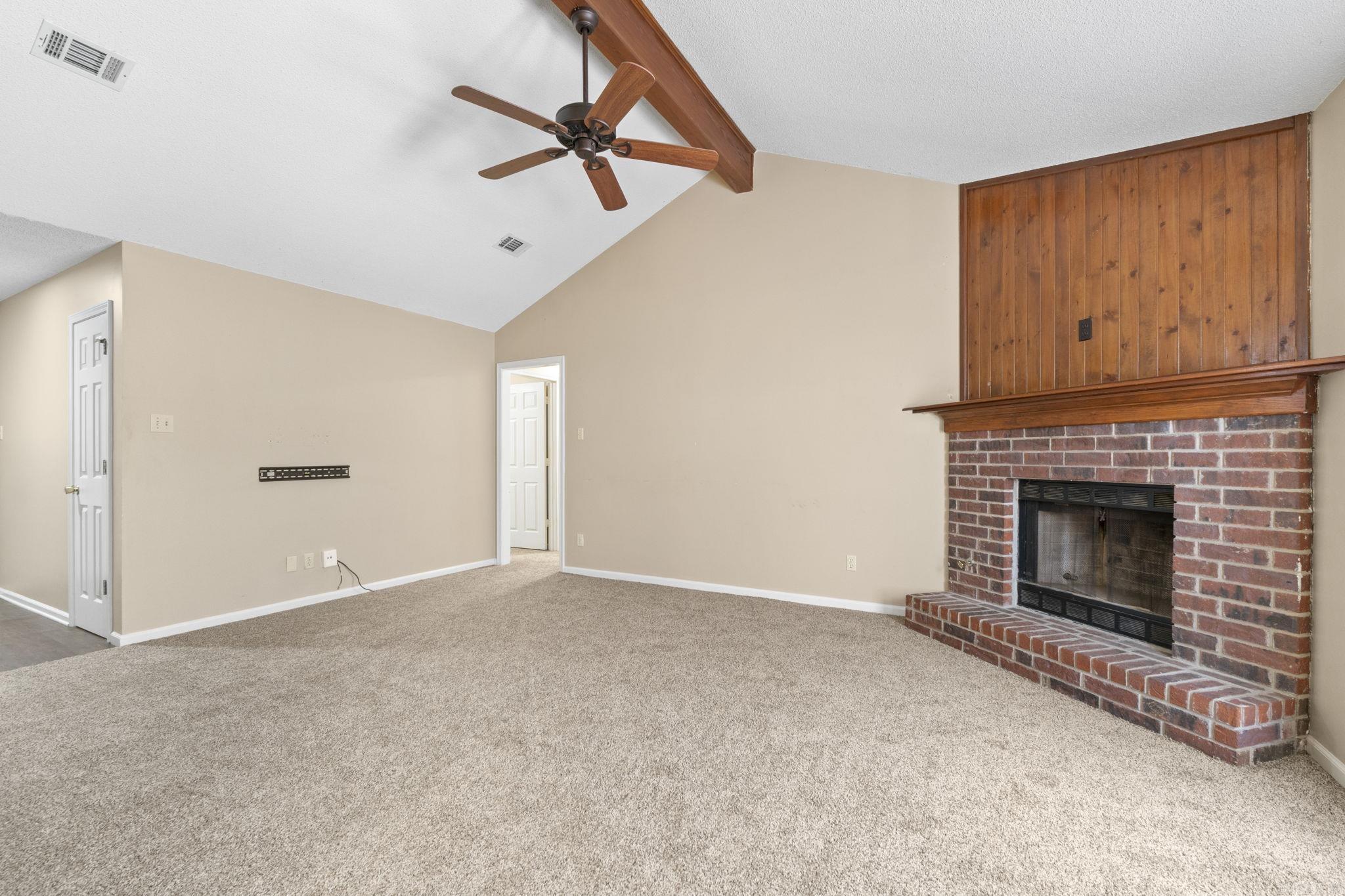 DEEREWOOD - Residential