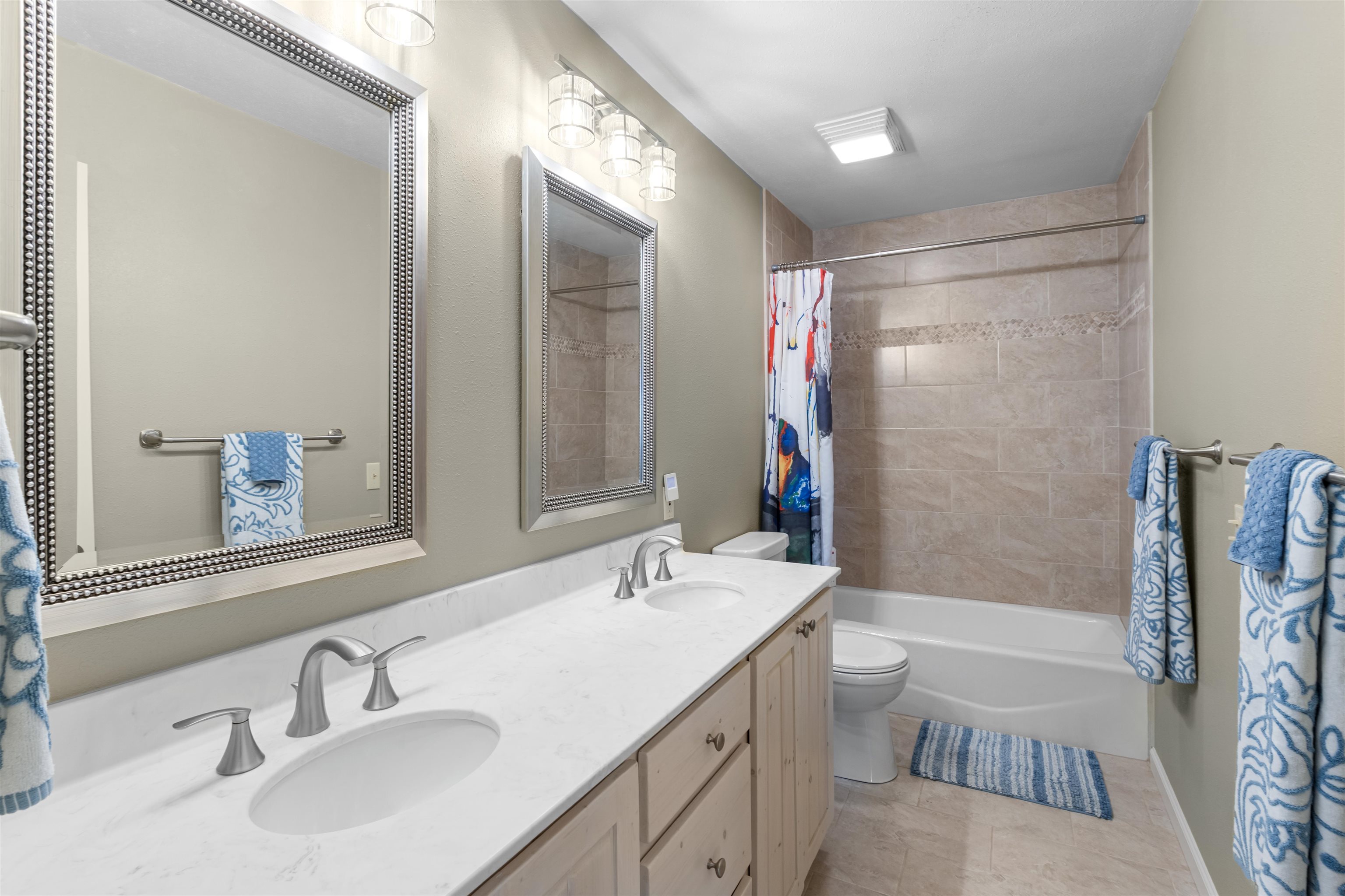 CROWN VIEW - Residential