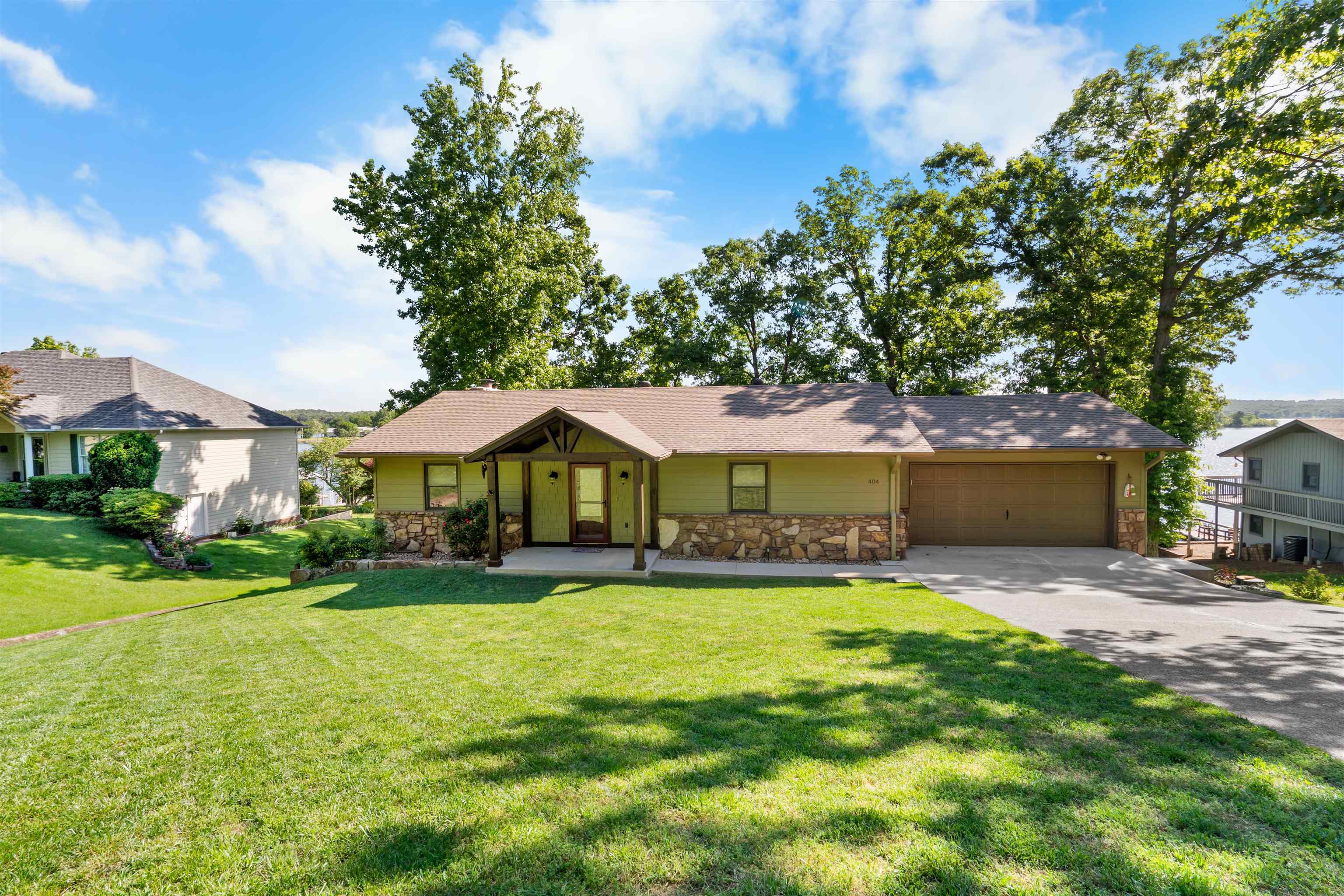 CROWN VIEW - Residential