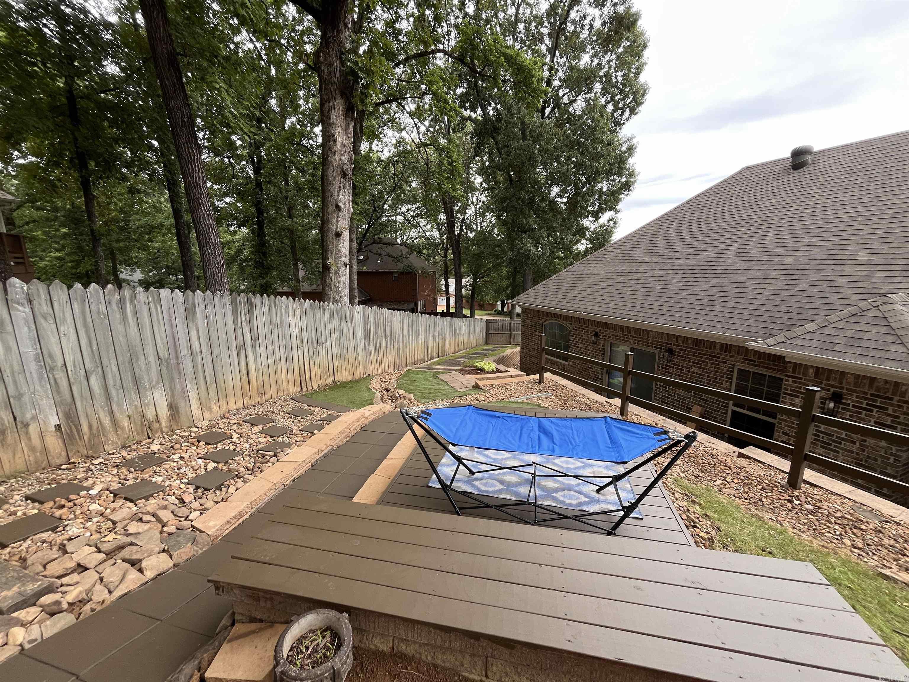 RIVER OAKS - Residential