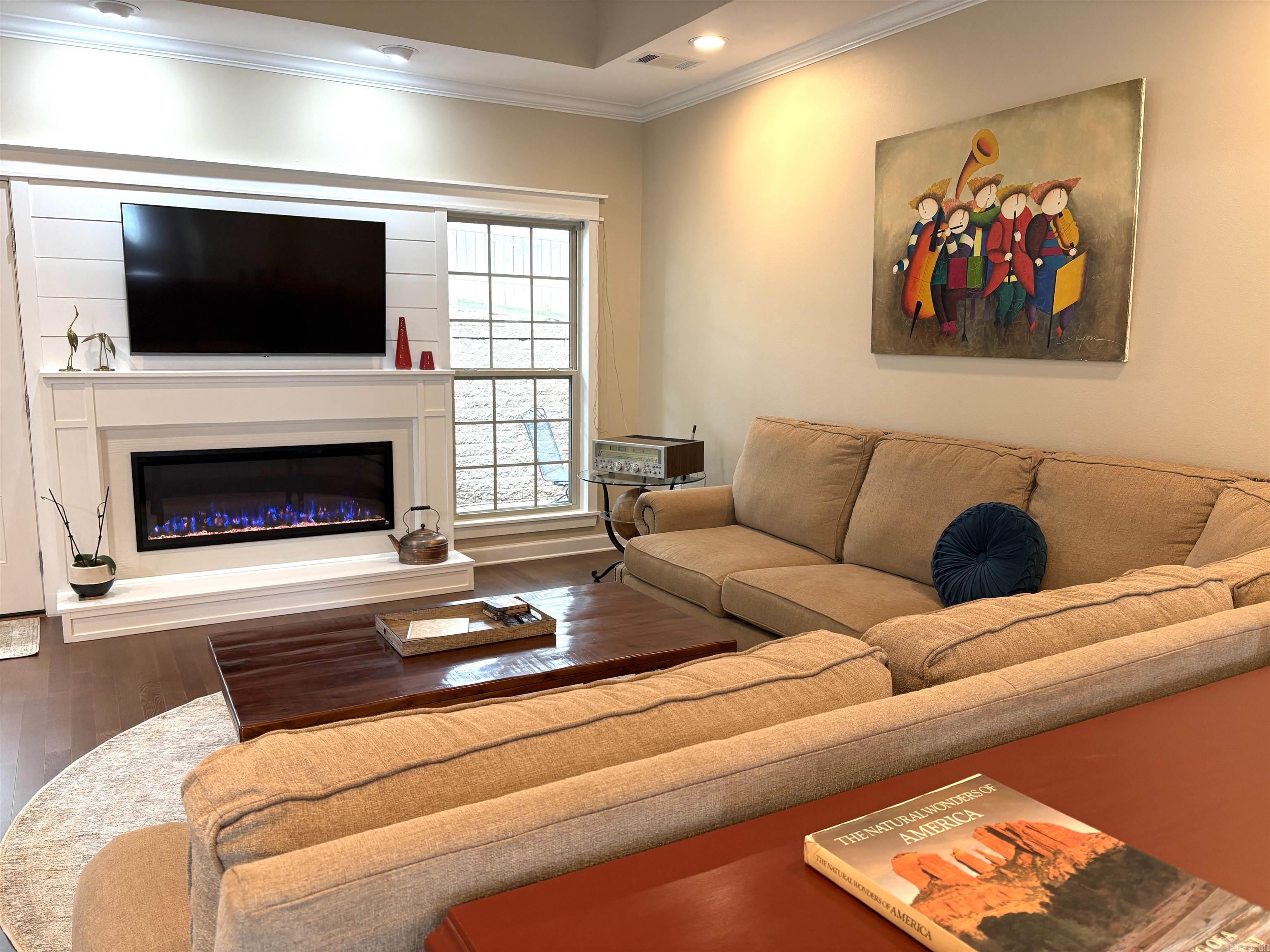 RIVER OAKS - Residential