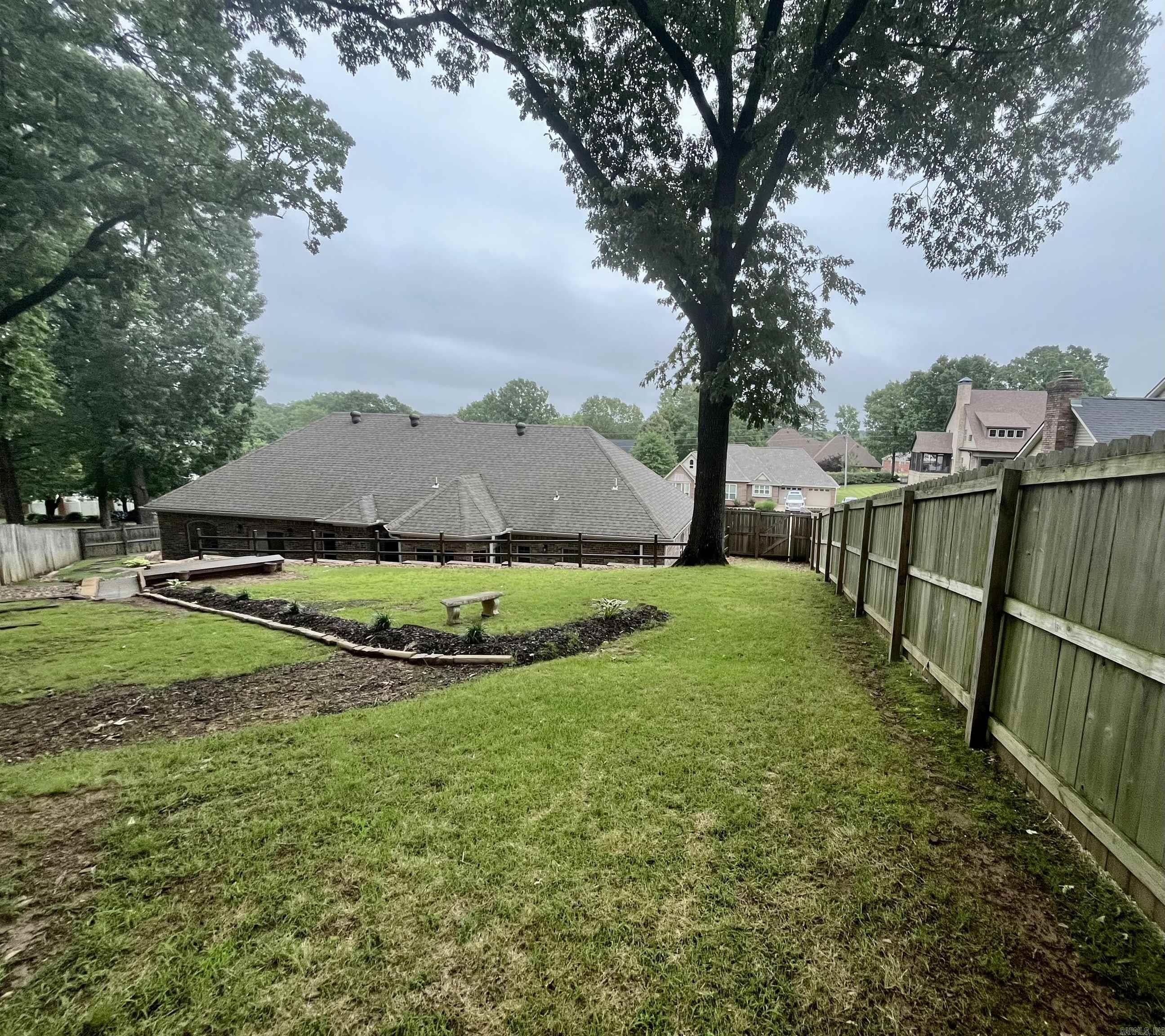 RIVER OAKS - Residential