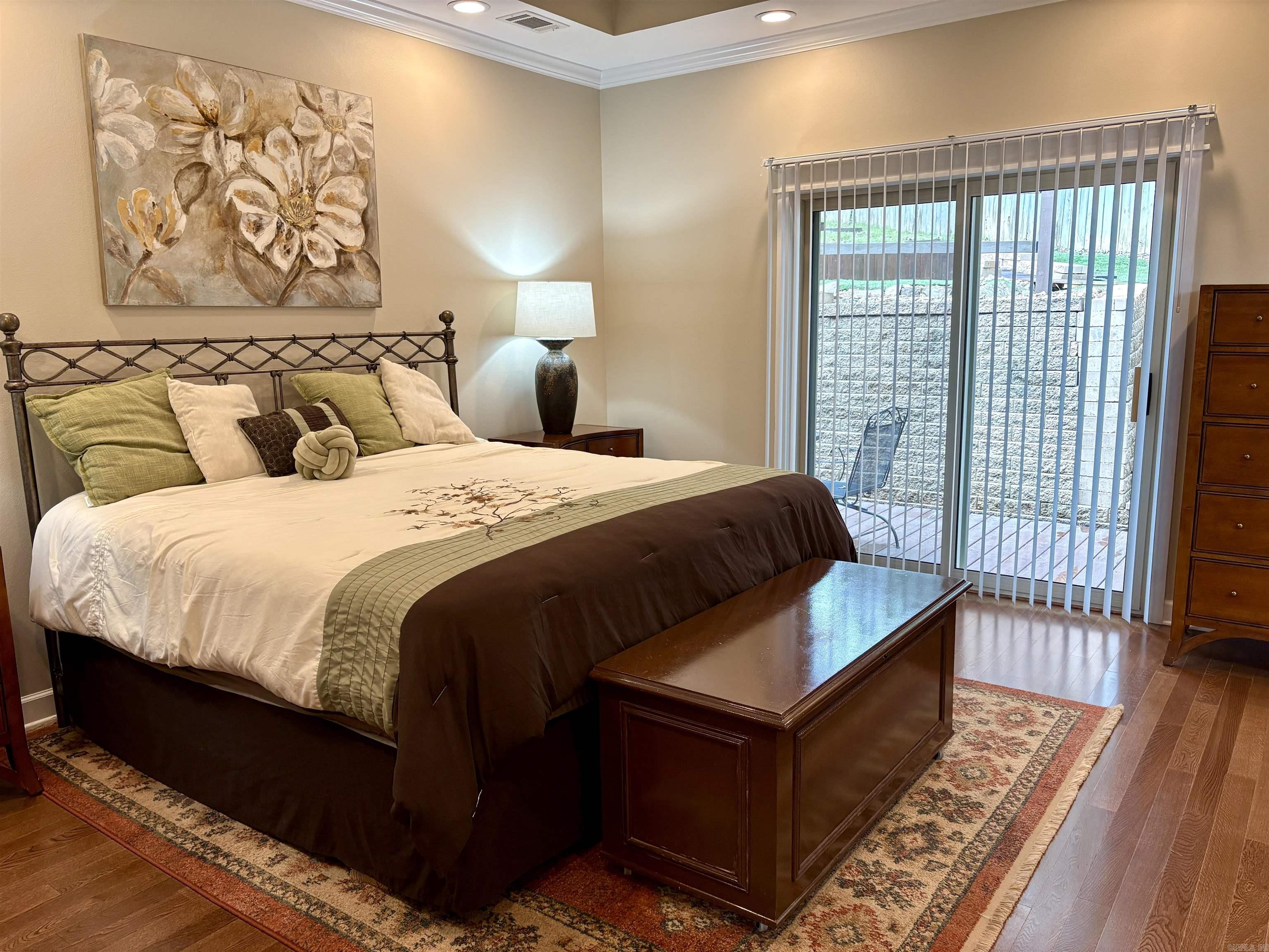 RIVER OAKS - Residential