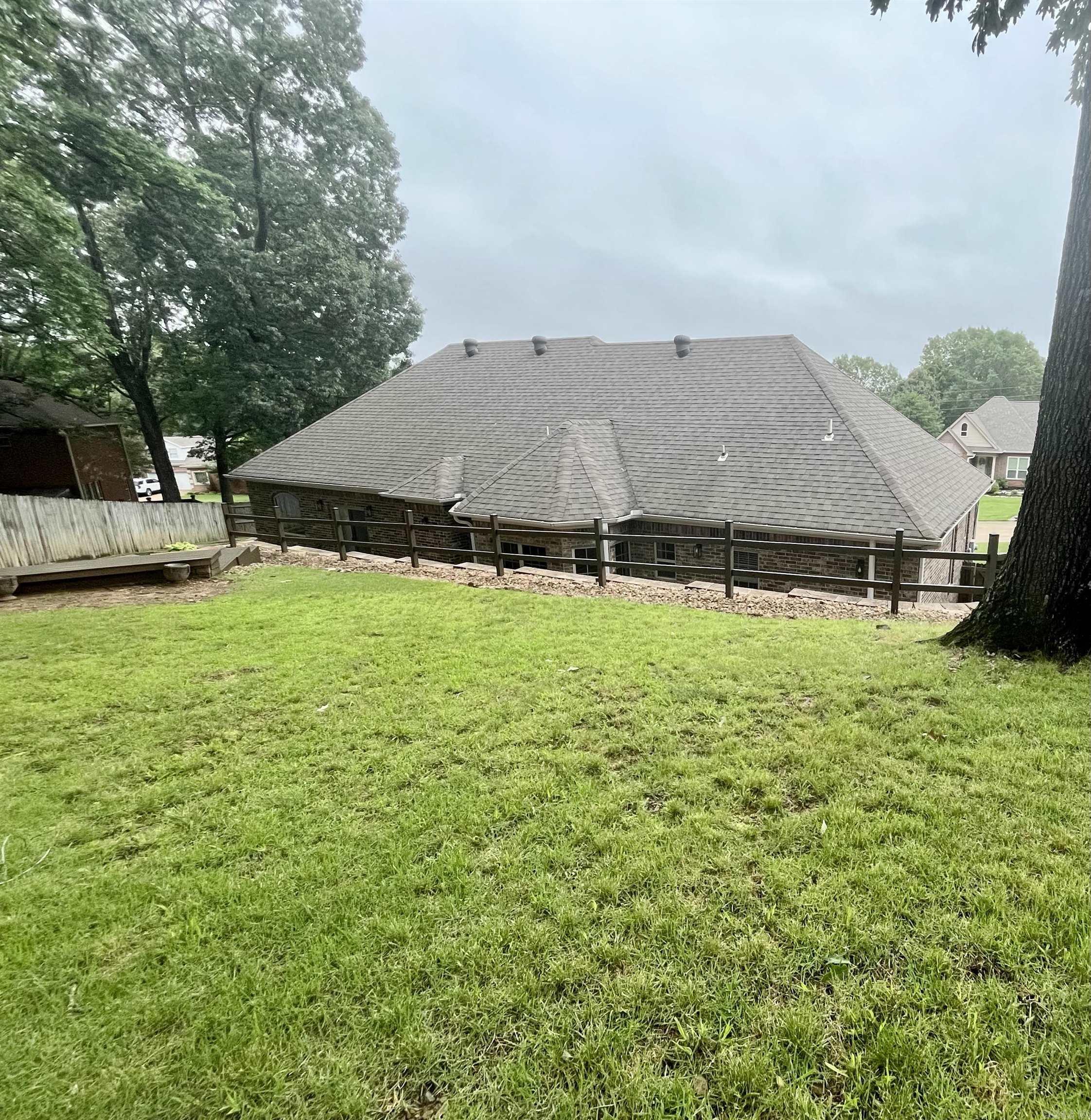 RIVER OAKS - Residential