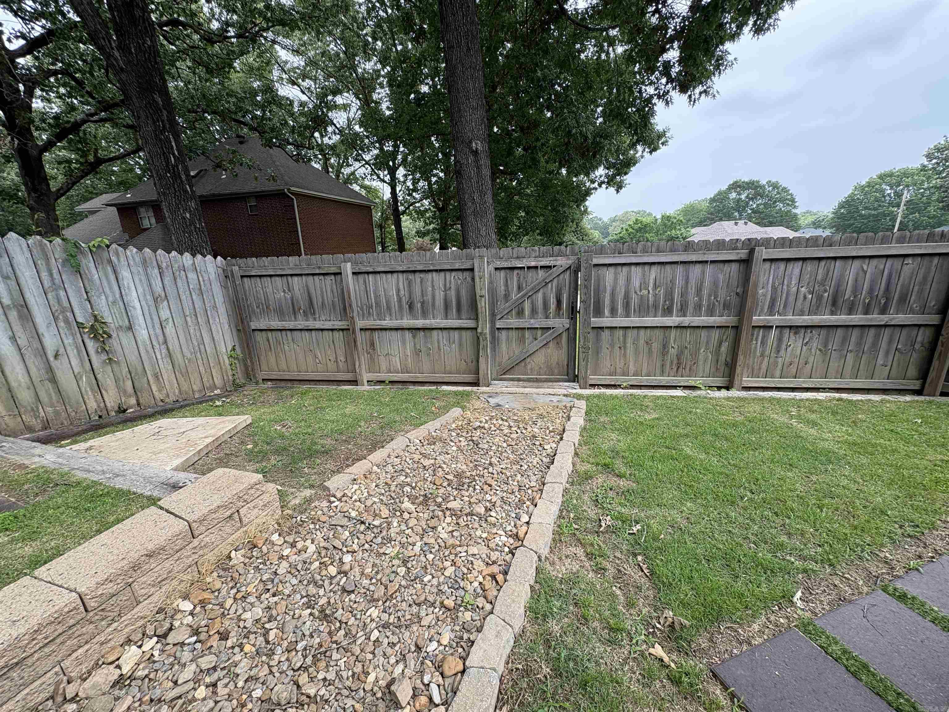 RIVER OAKS - Residential