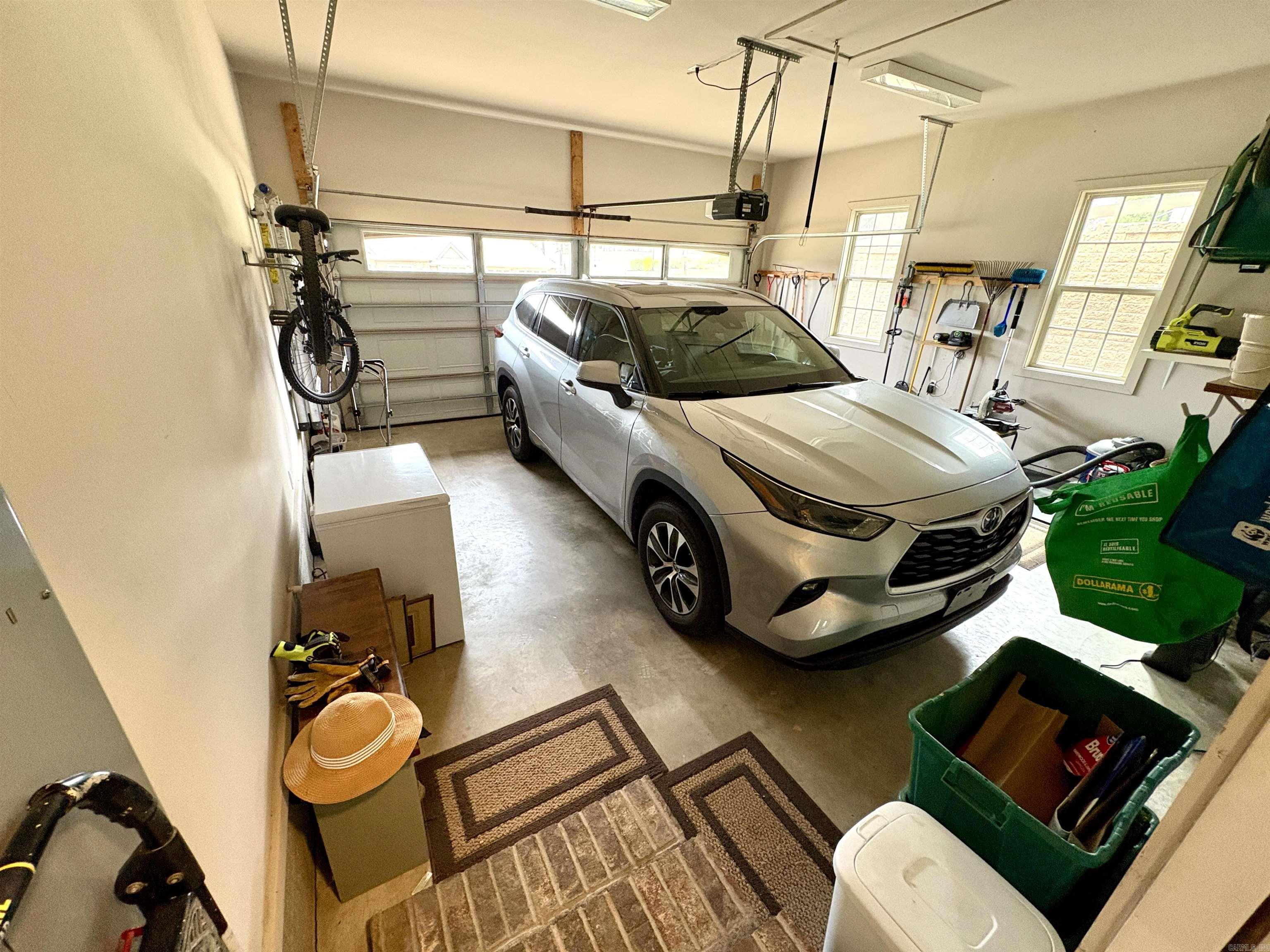 RIVER OAKS - Residential