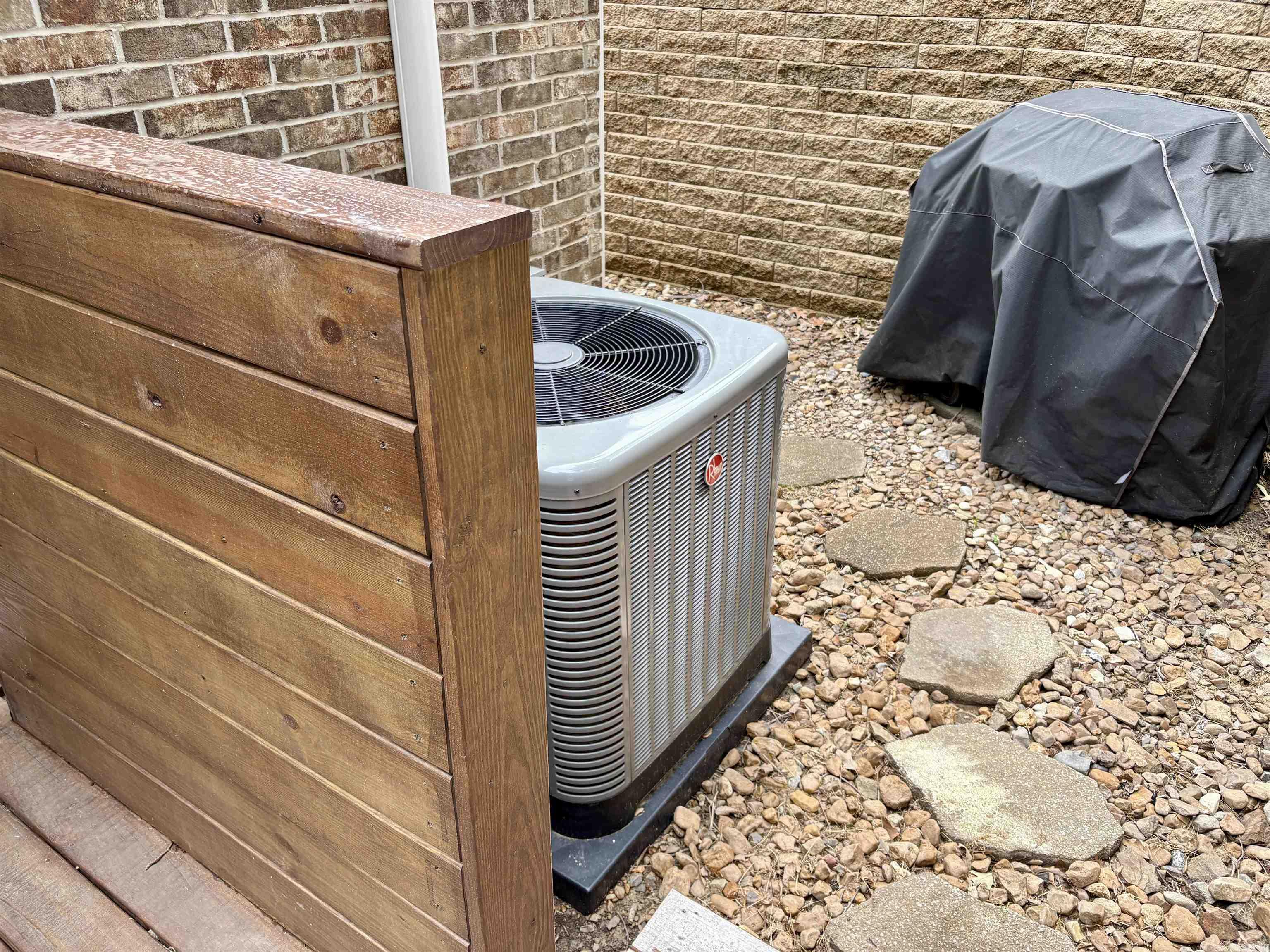 RIVER OAKS - Residential