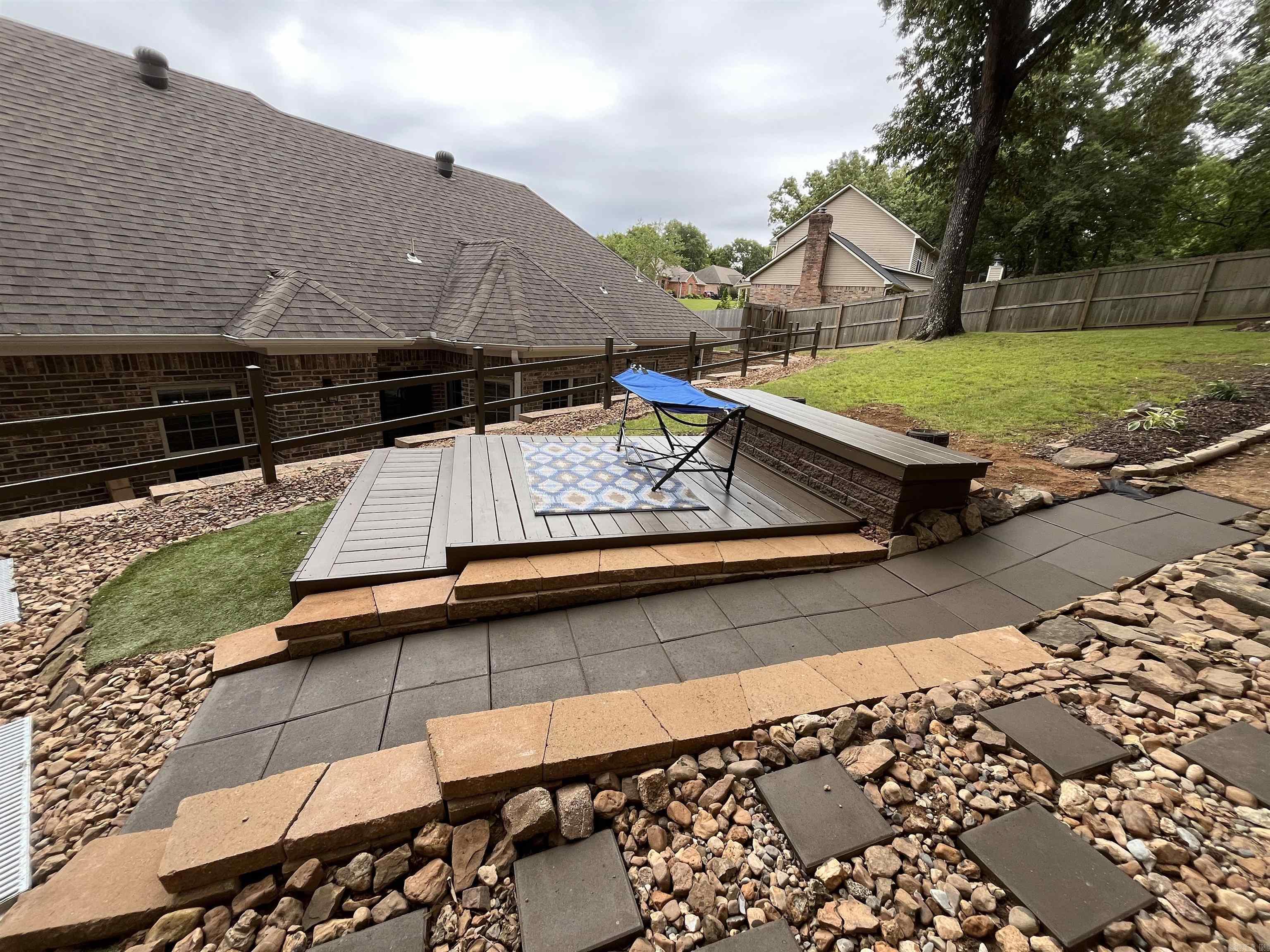 RIVER OAKS - Residential