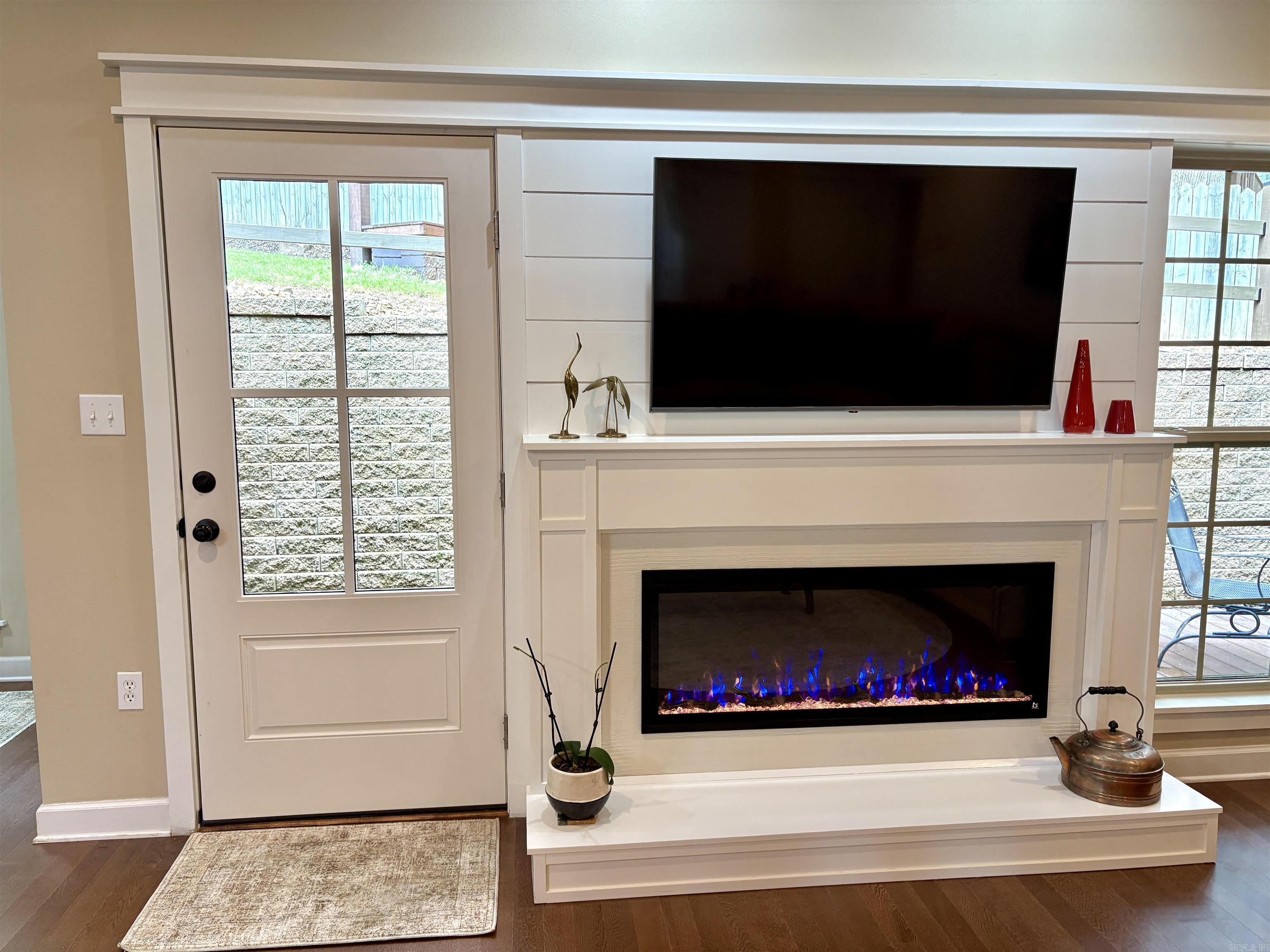 RIVER OAKS - Residential