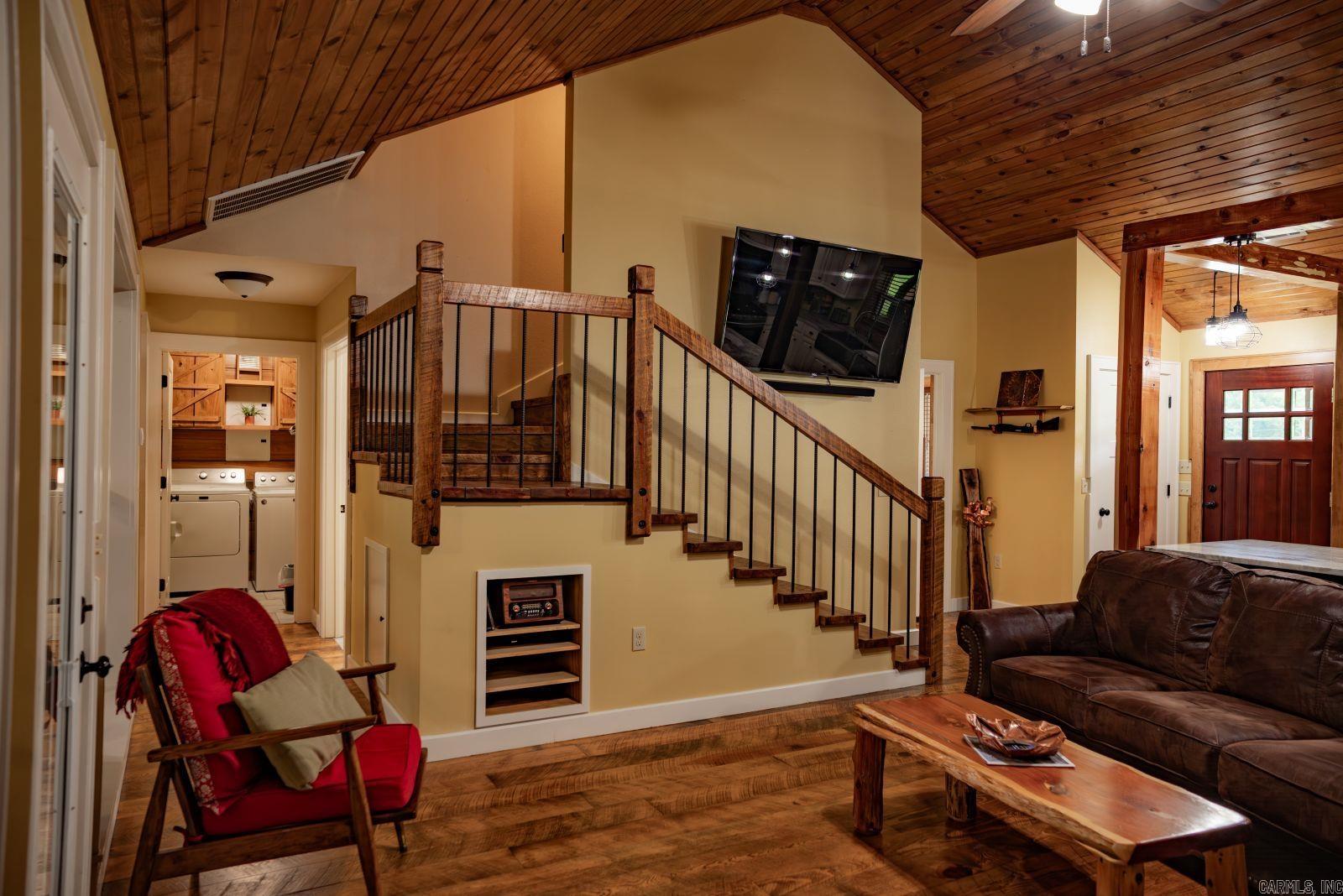 YORKTOWN - Residential