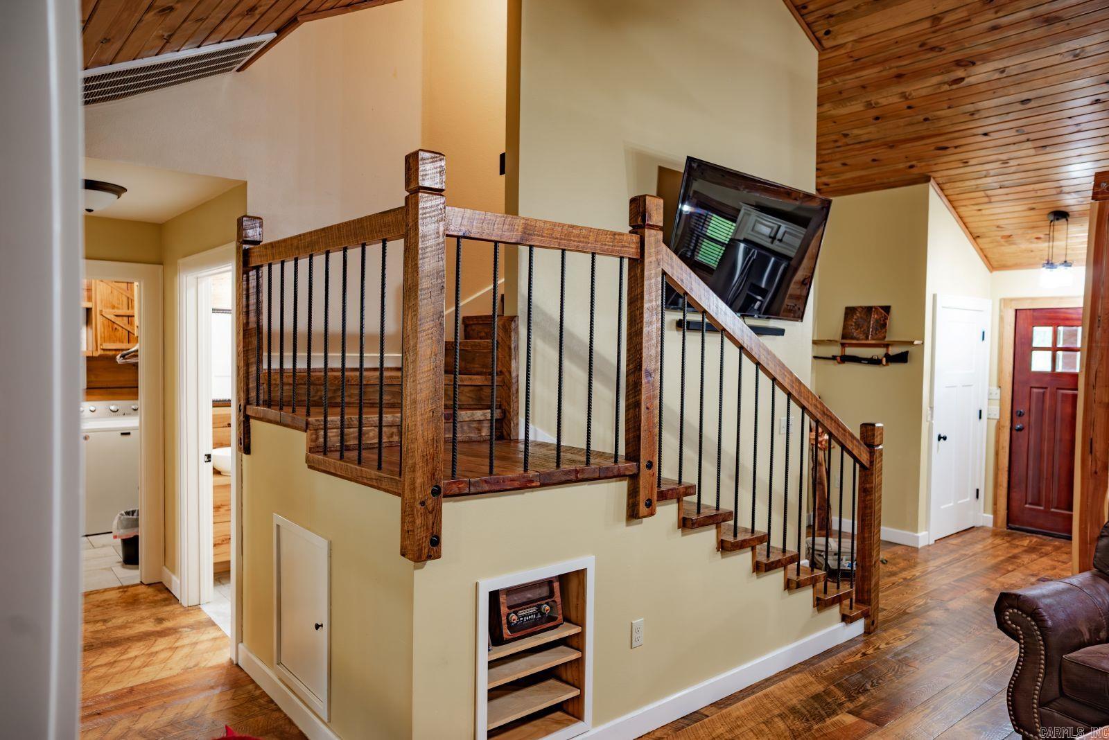 YORKTOWN - Residential