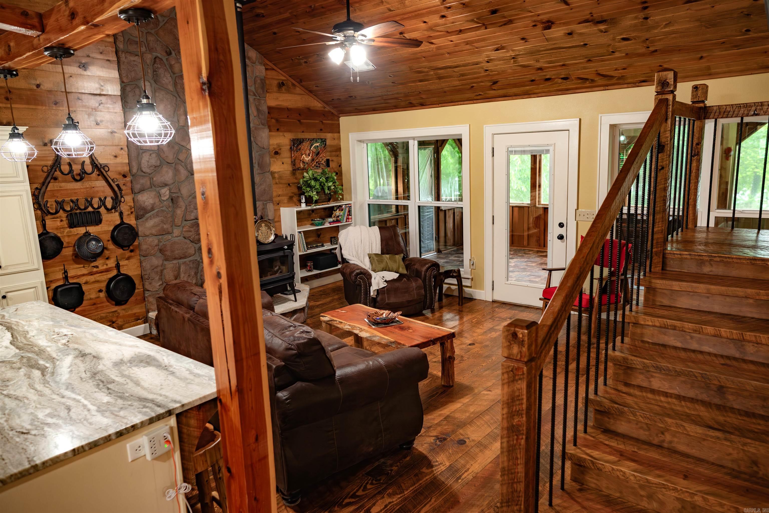YORKTOWN - Residential