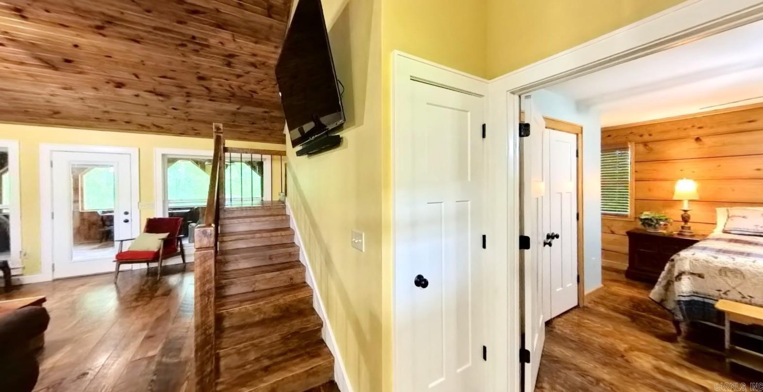 YORKTOWN - Residential