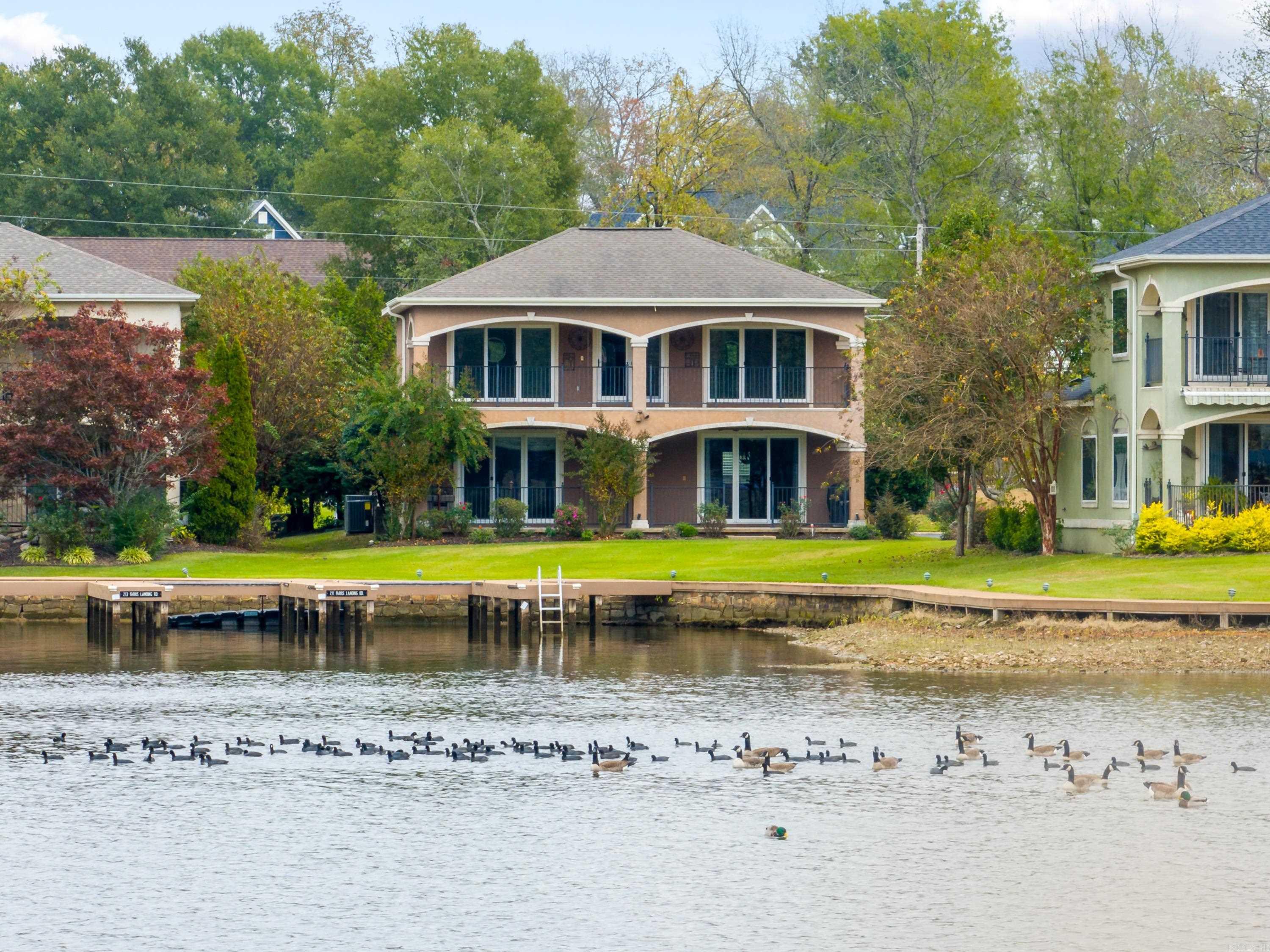 FARRS LANDING VILLAS - Residential