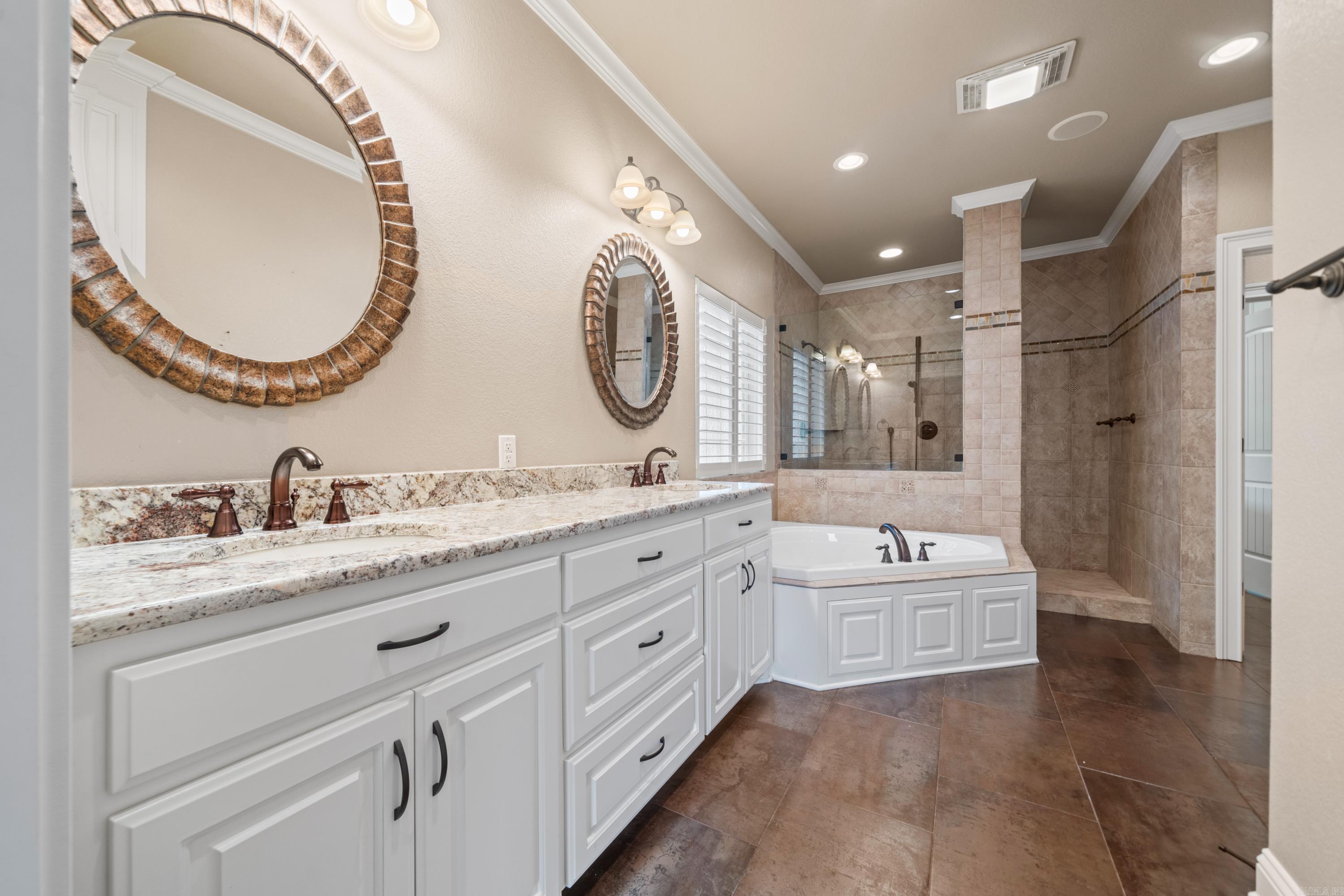 FARRS LANDING VILLAS - Residential