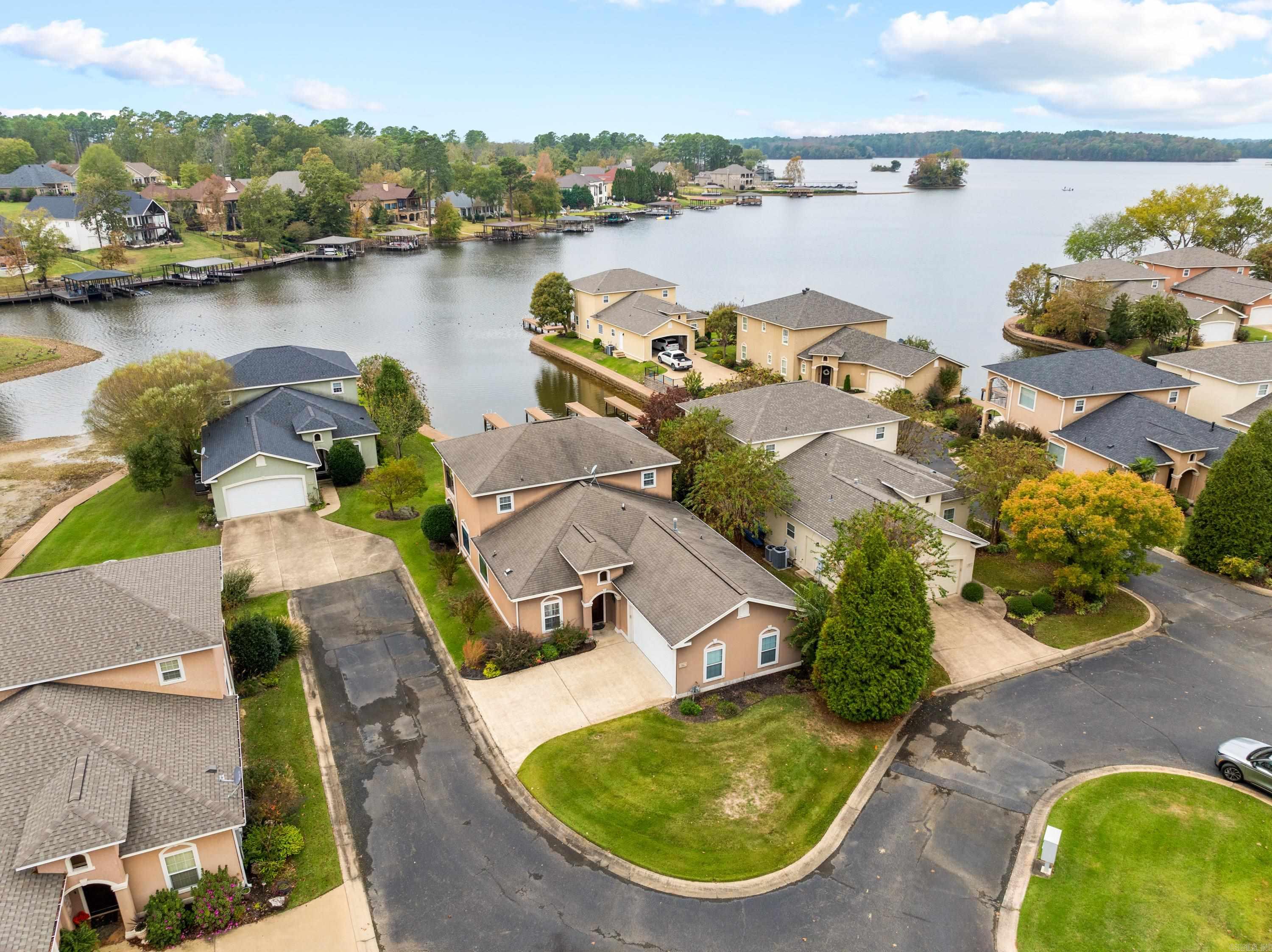 FARRS LANDING VILLAS - Residential