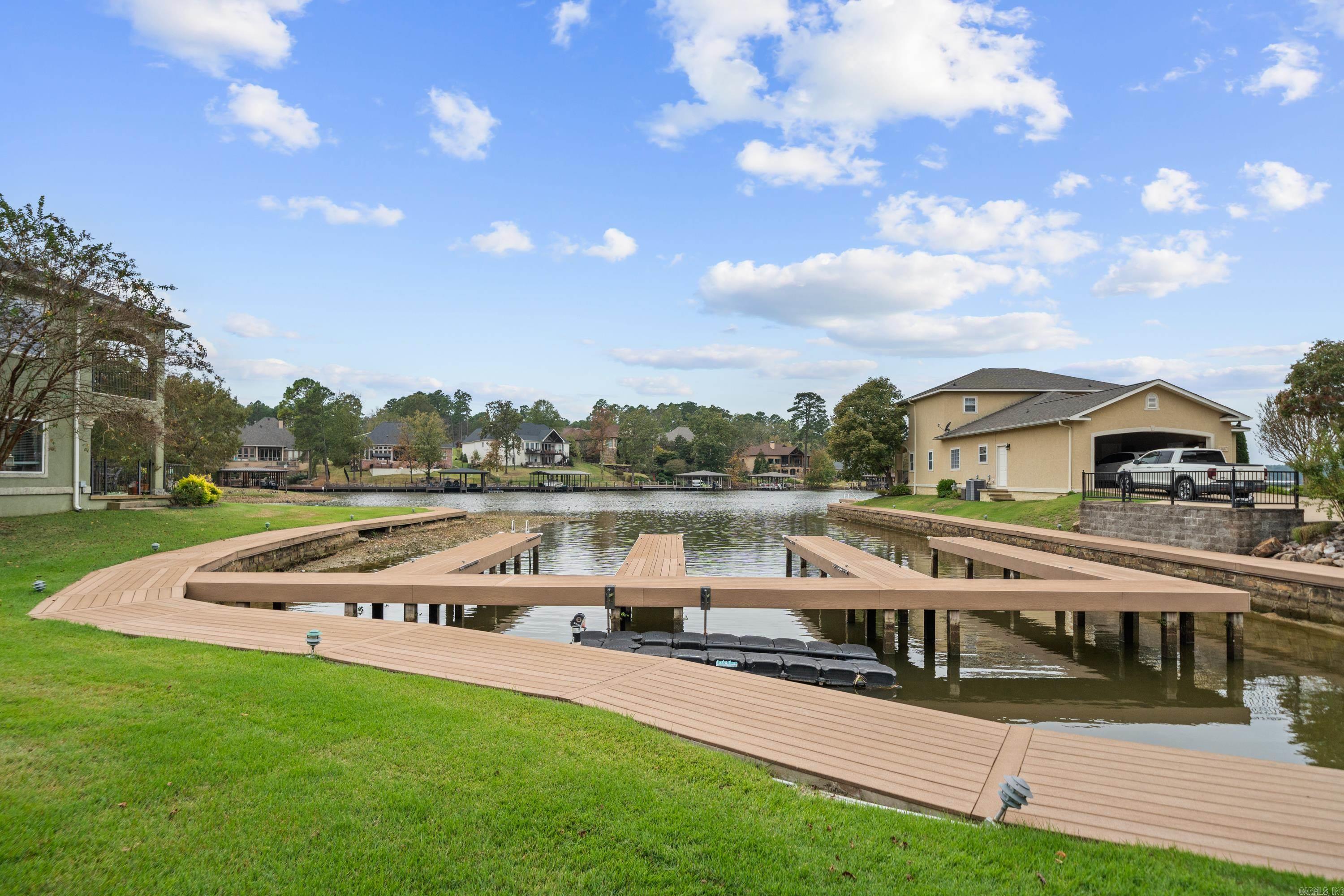 FARRS LANDING VILLAS - Residential