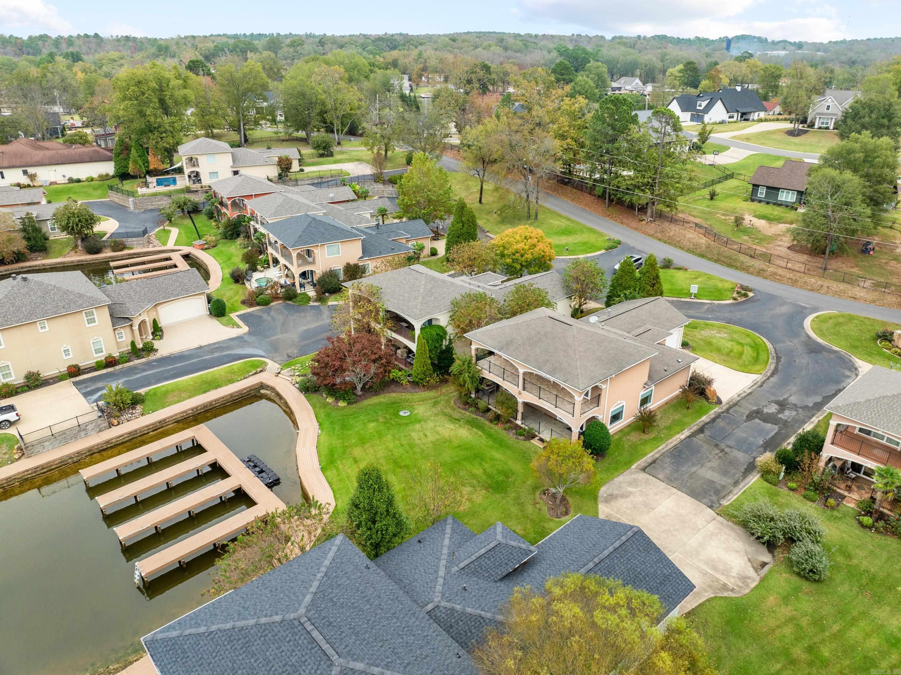 FARRS LANDING VILLAS - Residential