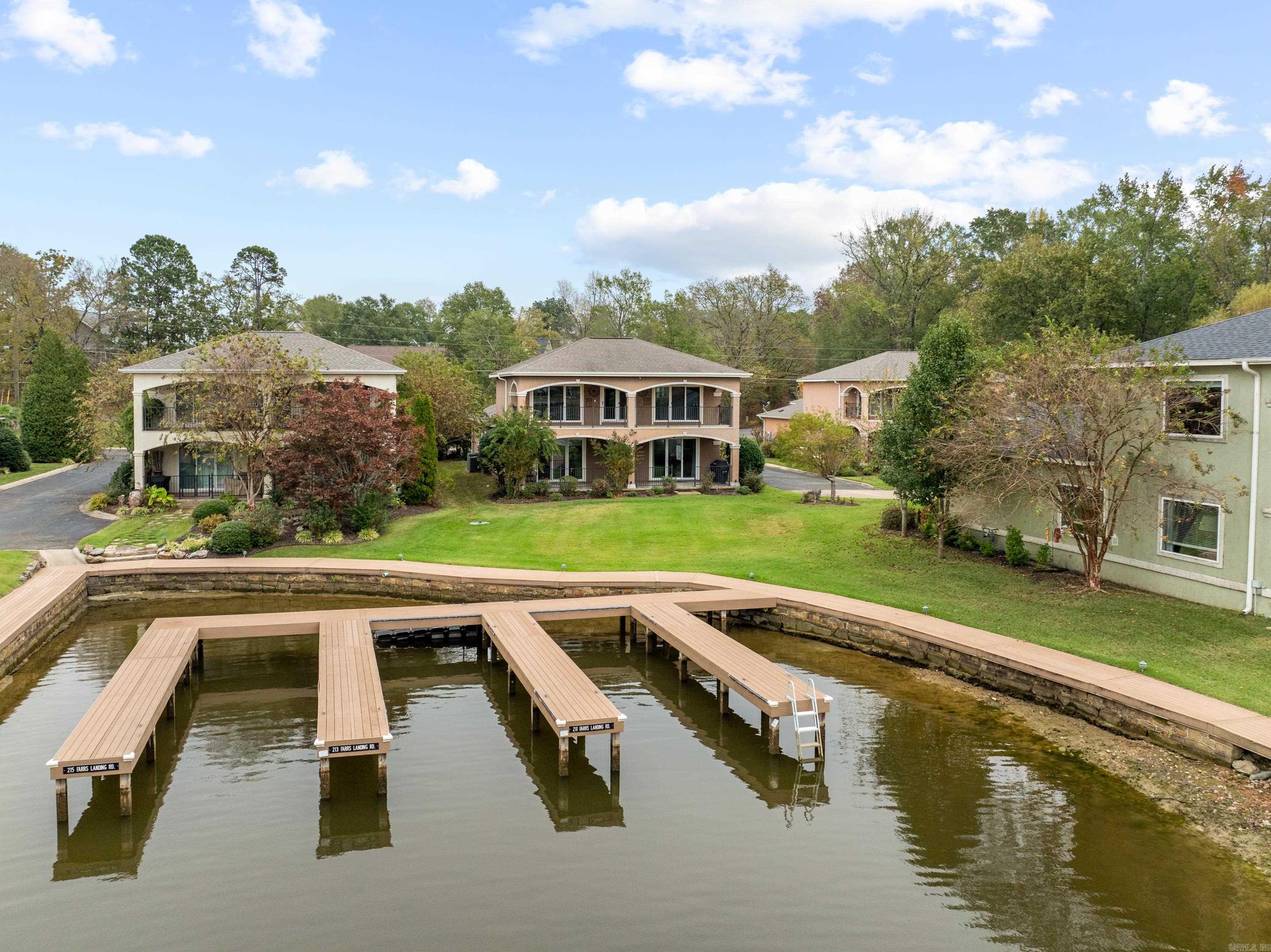 FARRS LANDING VILLAS - Residential