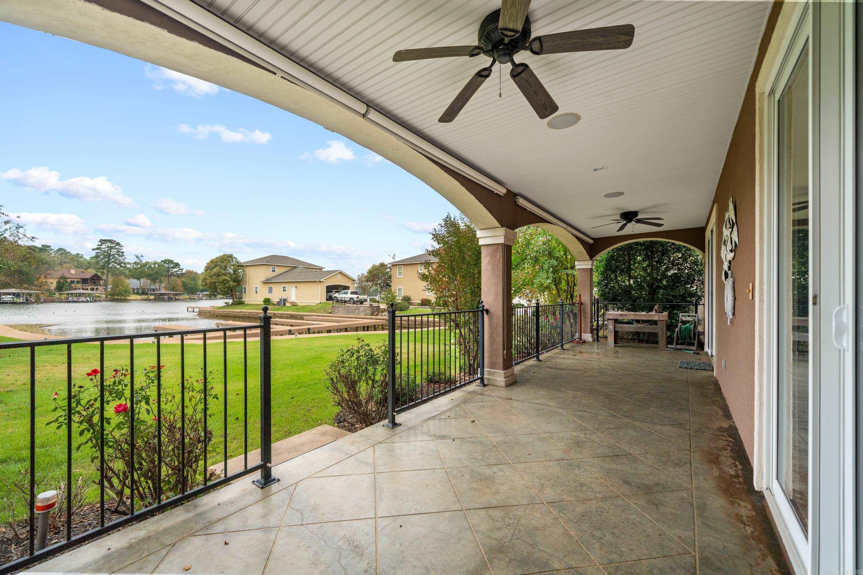 FARRS LANDING VILLAS - Residential