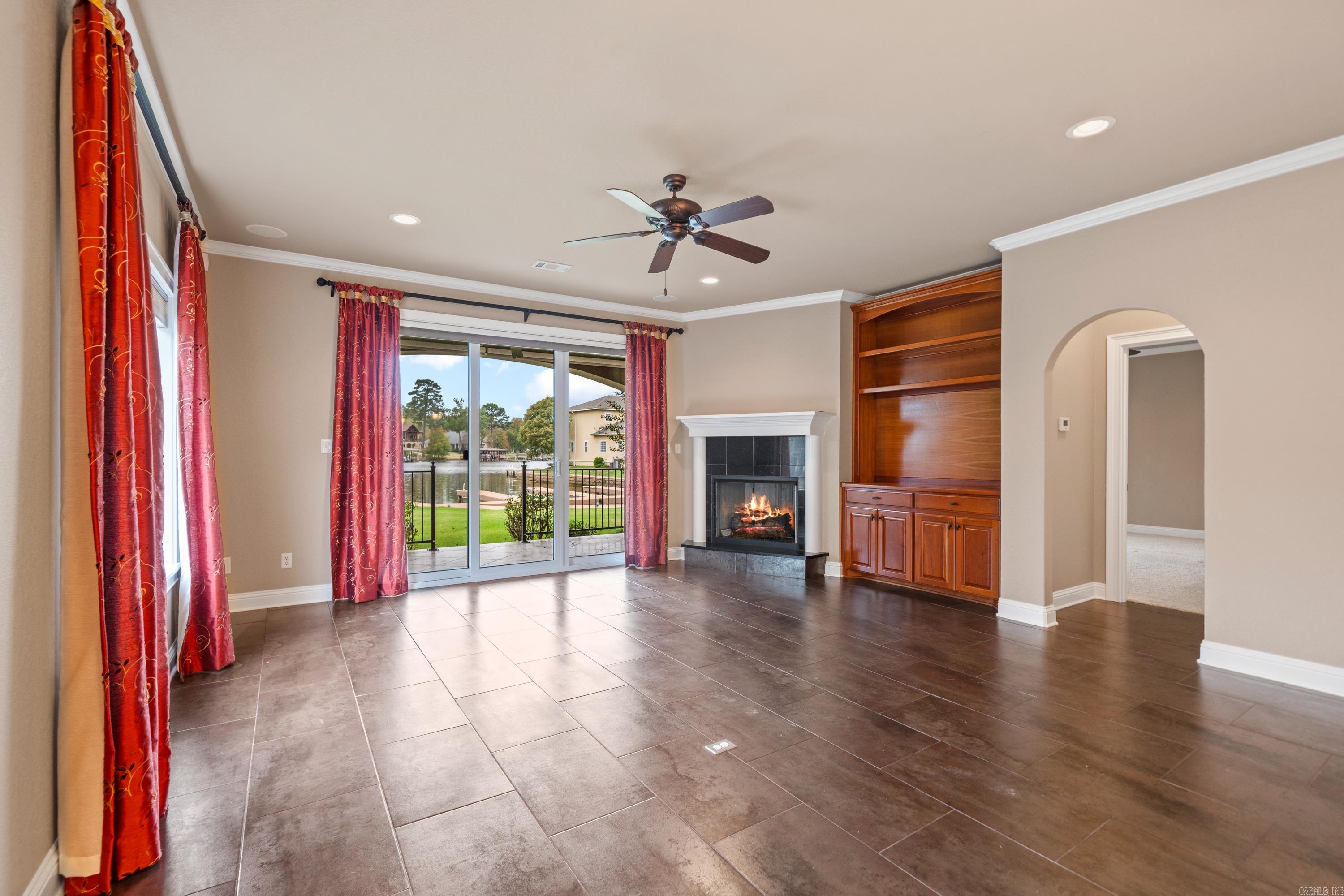 FARRS LANDING VILLAS - Residential