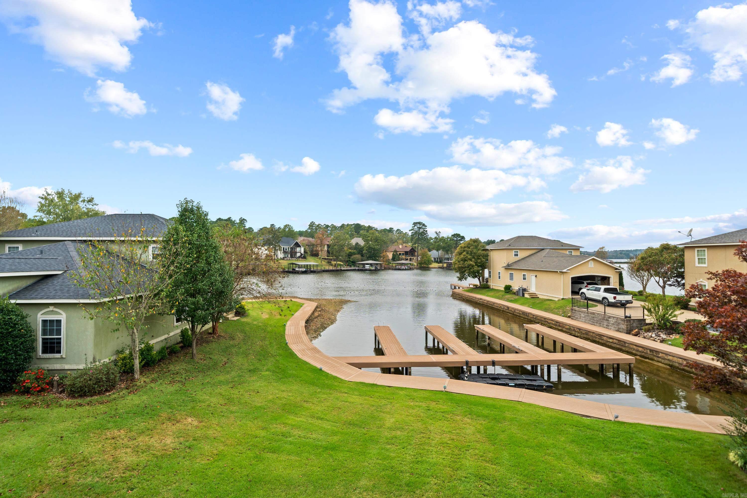 FARRS LANDING VILLAS - Residential