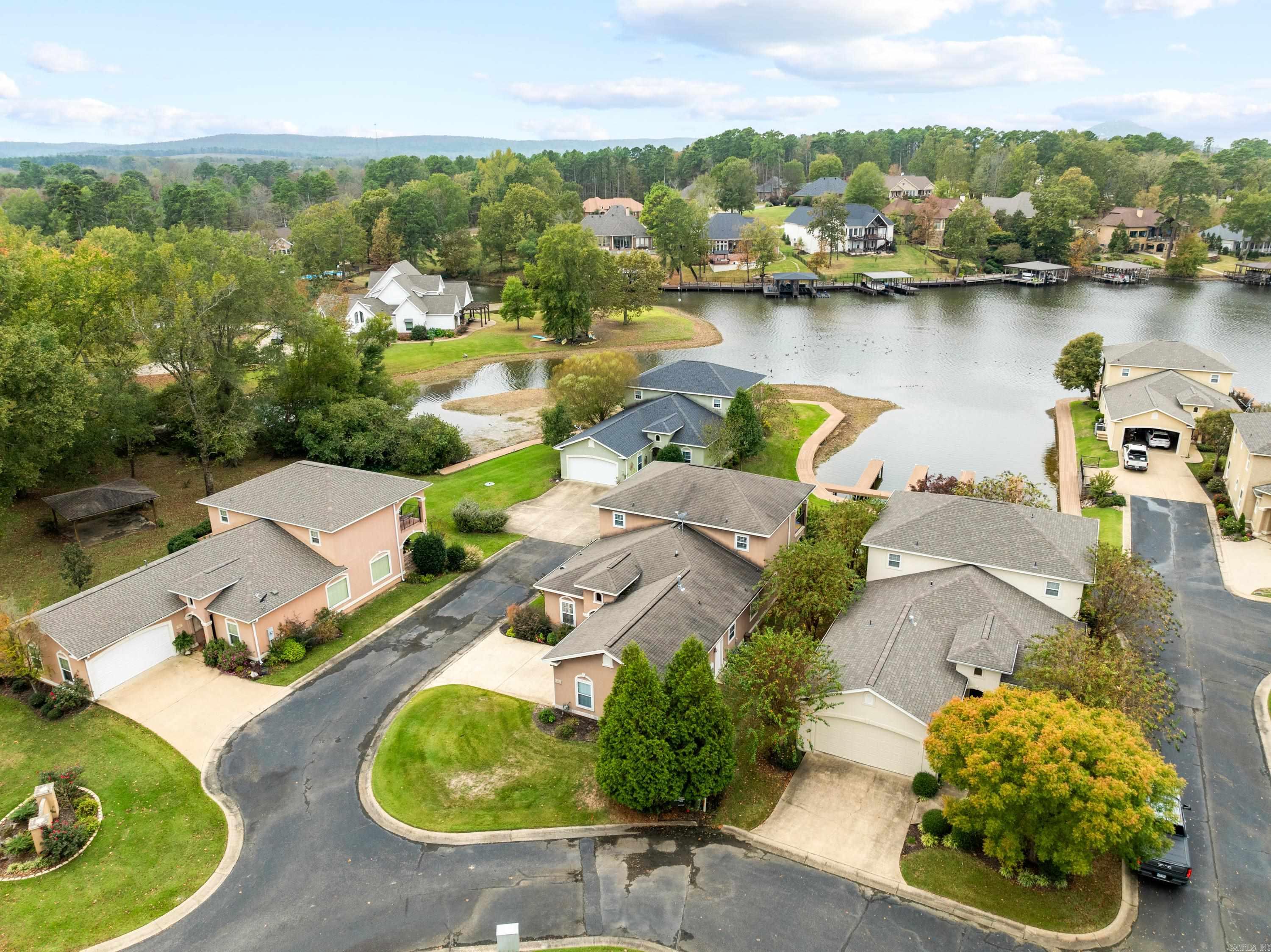 FARRS LANDING VILLAS - Residential