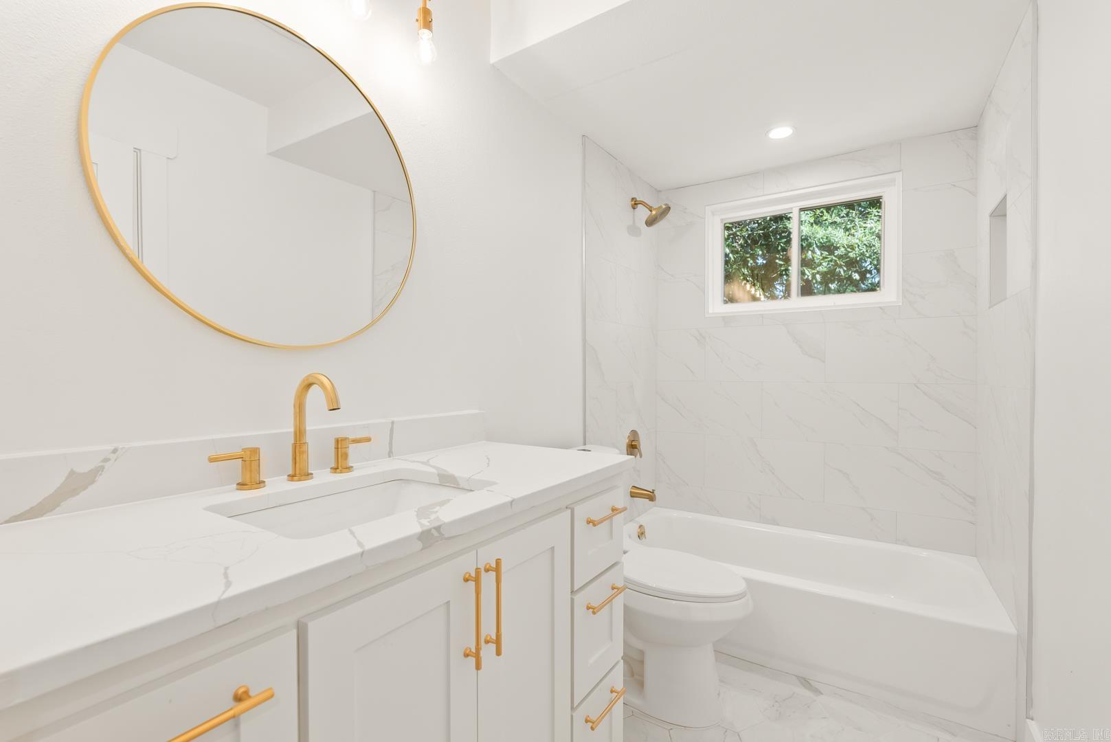 EAST PALISADES - Residential