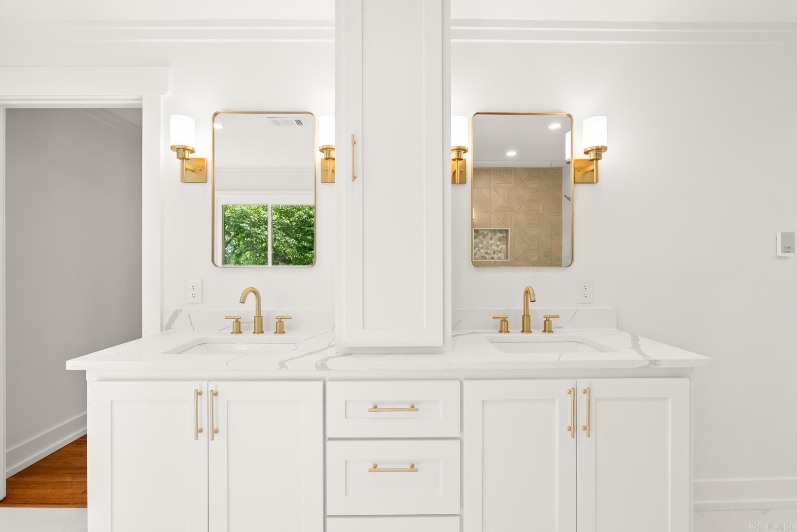 EAST PALISADES - Residential