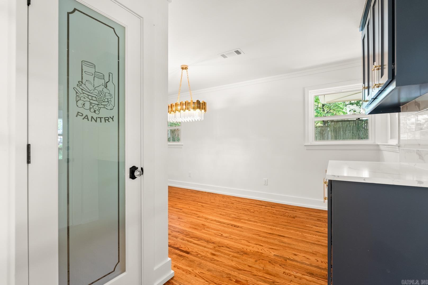 EAST PALISADES - Residential