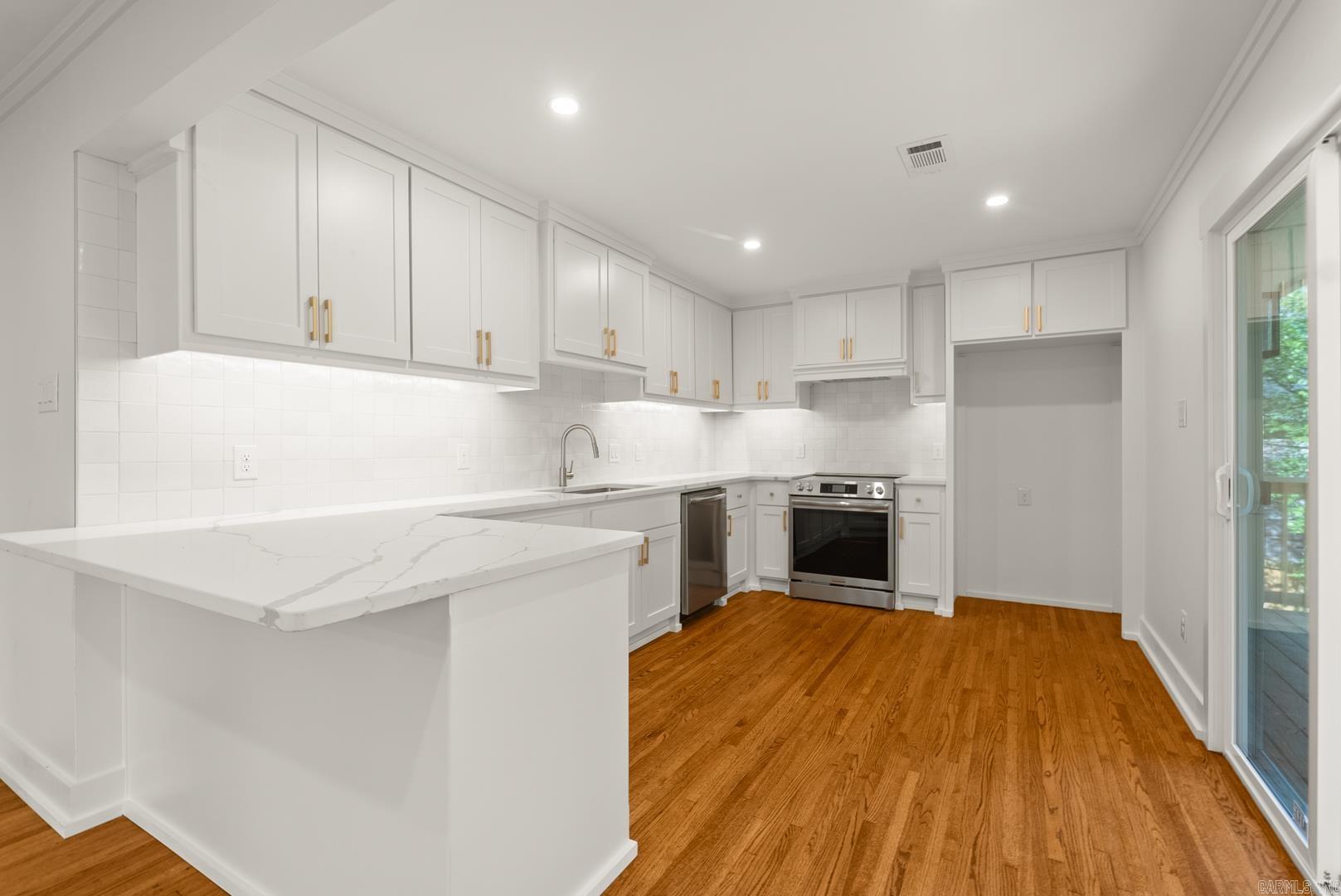 EAST PALISADES - Residential