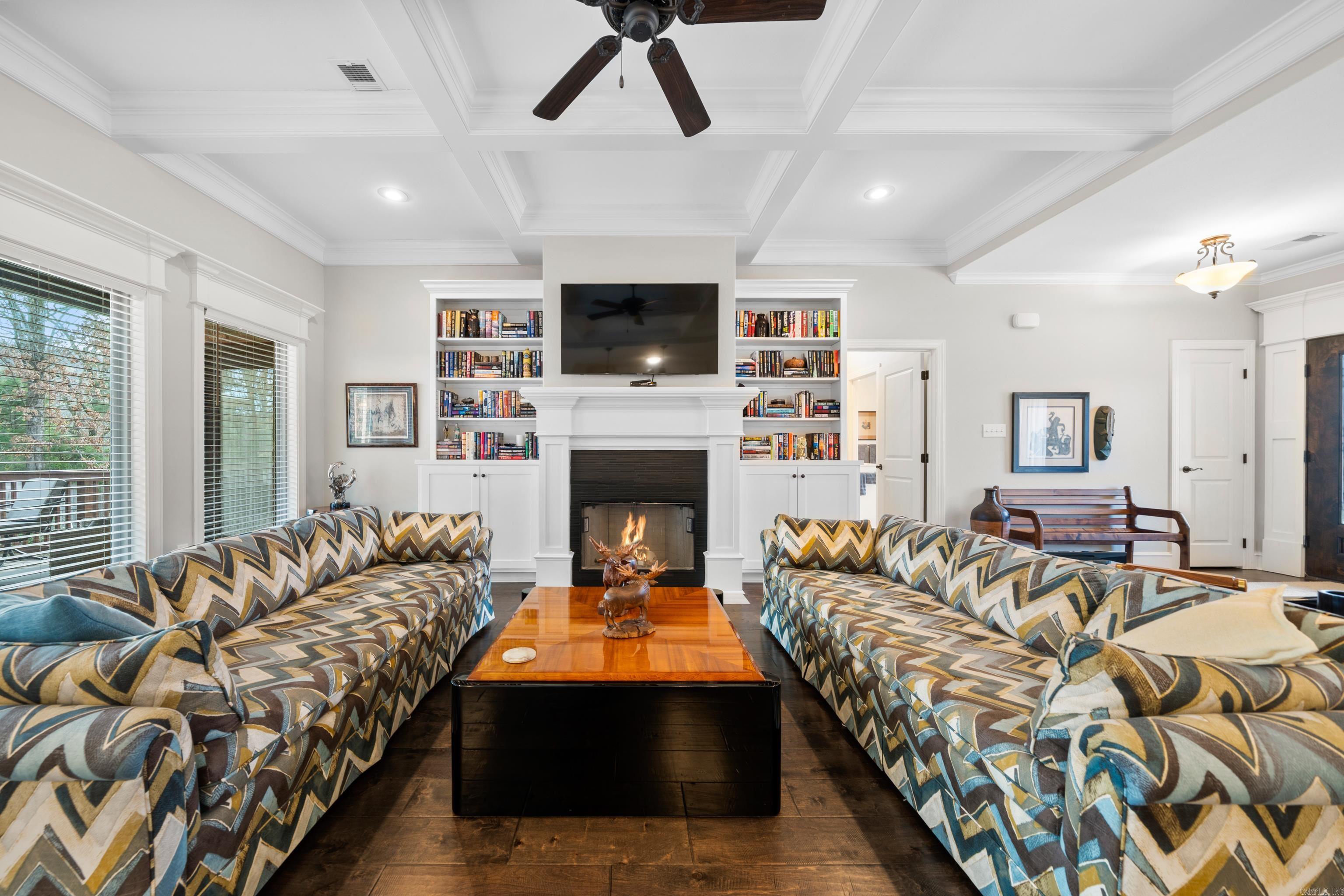 EAGLE ROCK - Residential