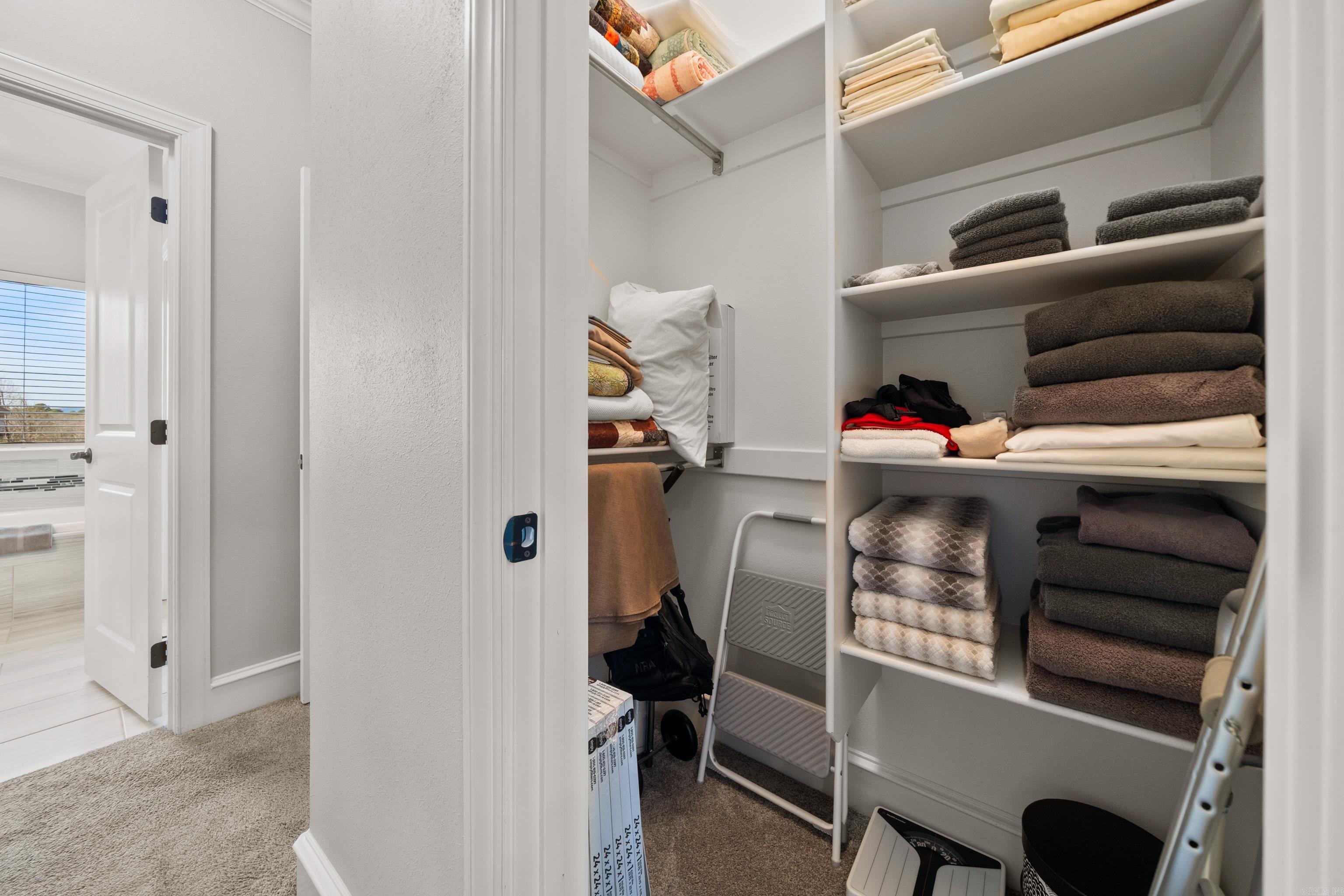 EAGLE ROCK - Residential